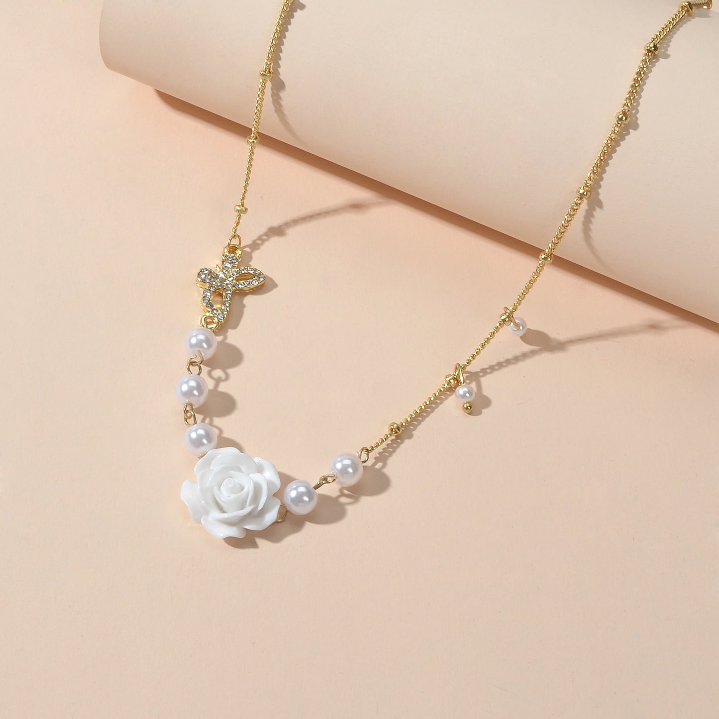 Textured Wedding Pearl Beads Gold Chain Butterly White Flower Collar Necklace