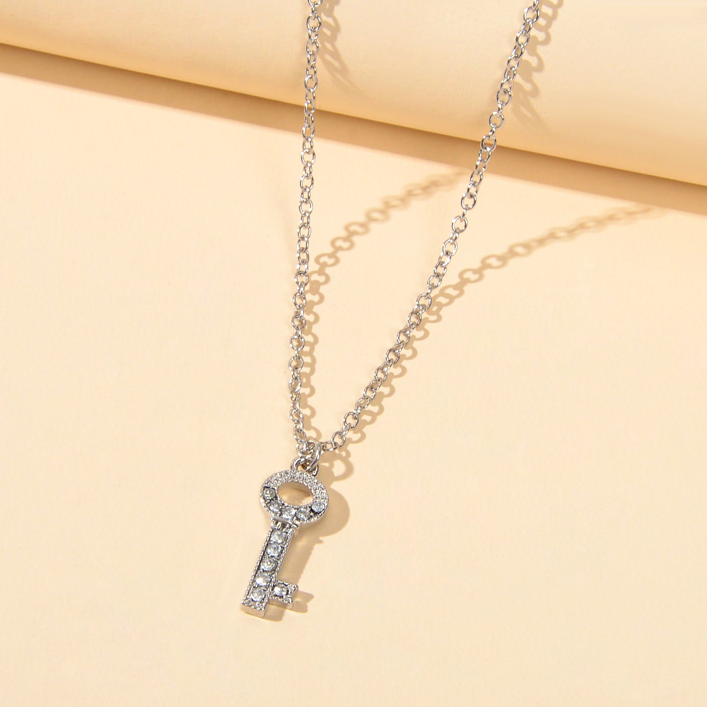 Perfect Engagement Jewellery Shining Silver Chain Rhinestone Key Charm Necklace
