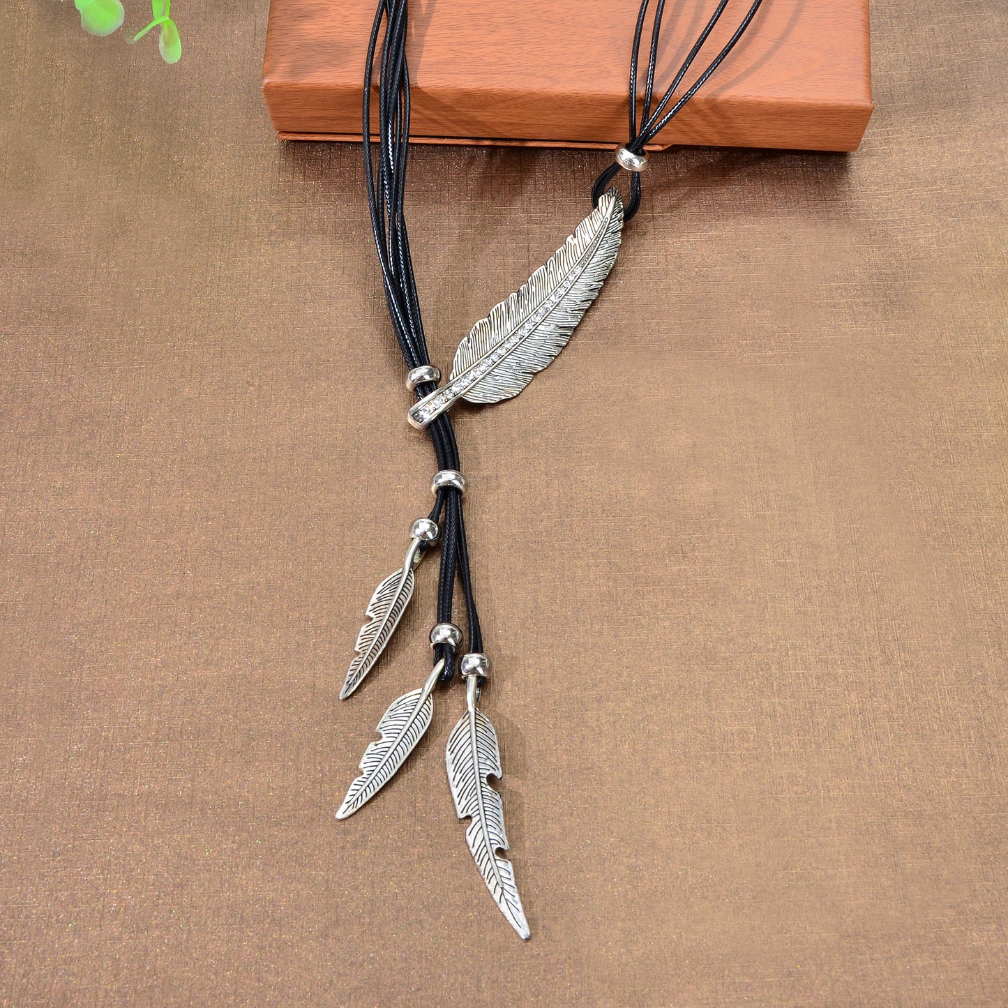 1pc Western Bohemian Black PU Rope Handmade Antique Silver gold Feather Pendant Necklace Women Holiday Jewelry