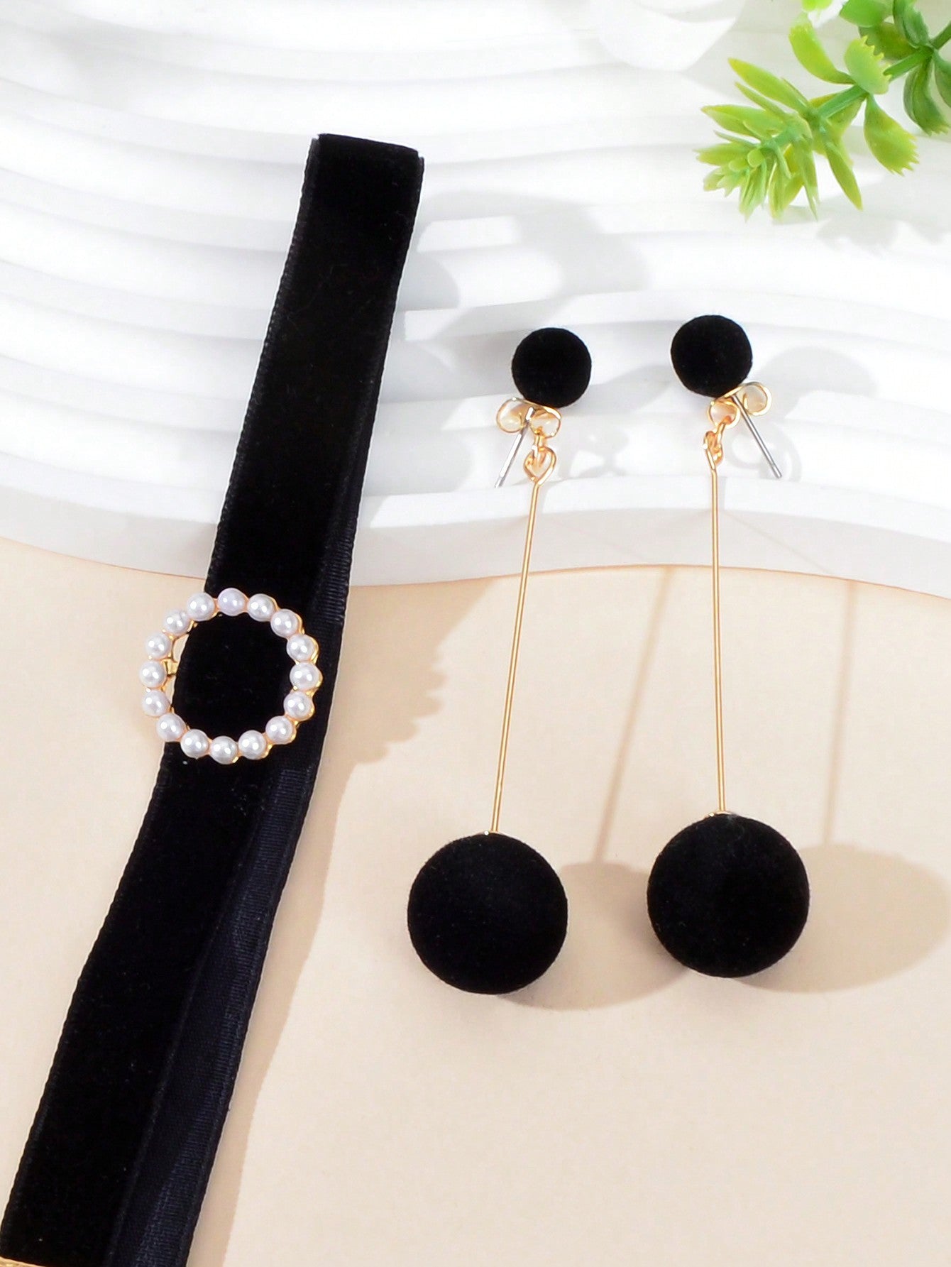 Chic Velvet Pearl Short Choker Necklace Long Earrings Set Elegant Black Ensemble