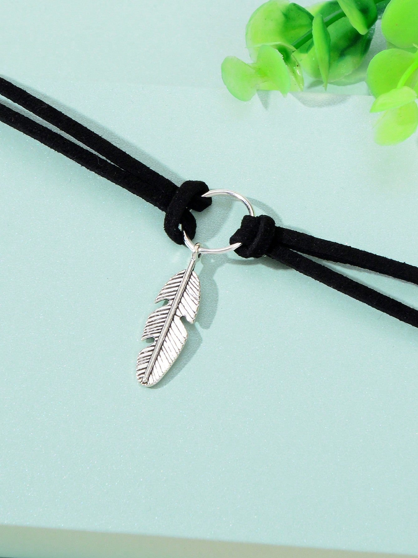 Vintage Feather Pendant Double Layer Leather Necklace - Boho Chic Accessory