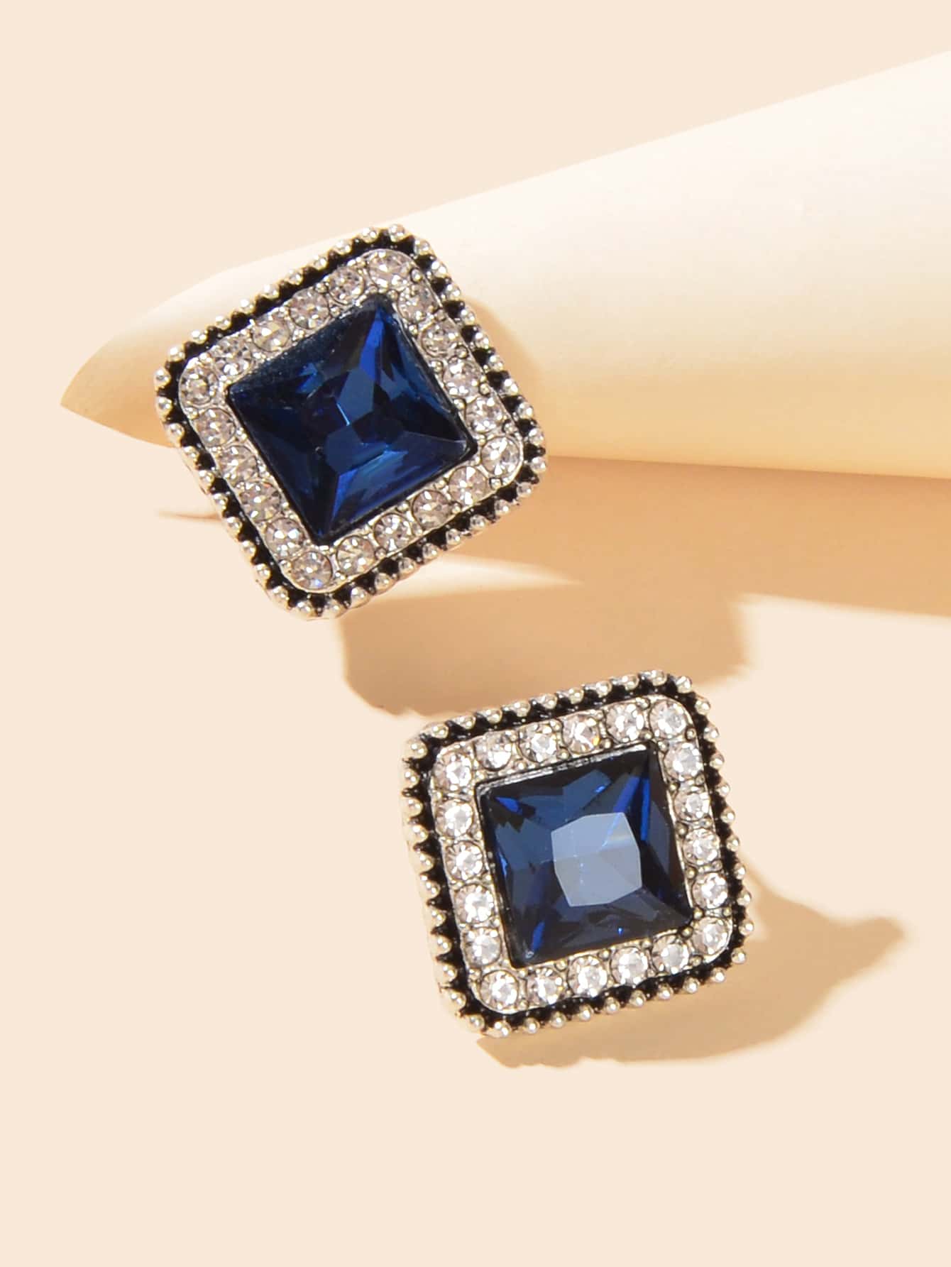 Blue Square Rhinestone Stud Earrings Elegant Fashion Accents for Every Occasion