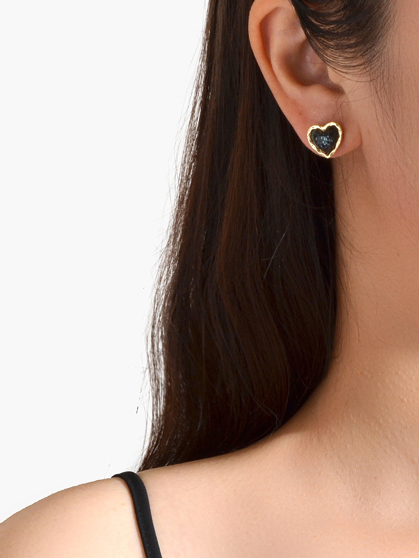 Exquisite Lightweight White Black Resin Heart Stud Earrings Valentine Jewellery