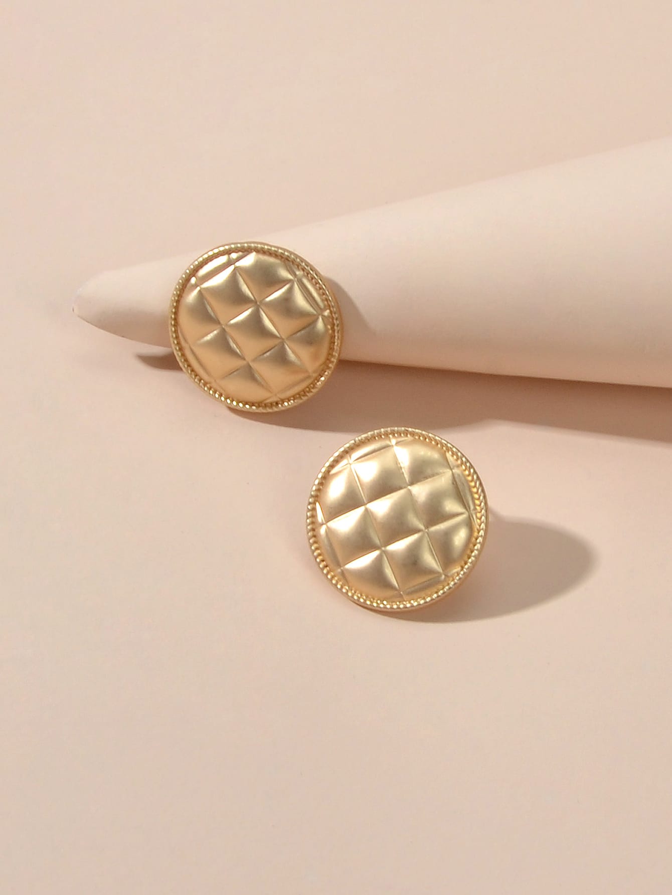 Golden Circular Pattern Carved Stud Earrings Elegant Holiday Round Ear Jewellery