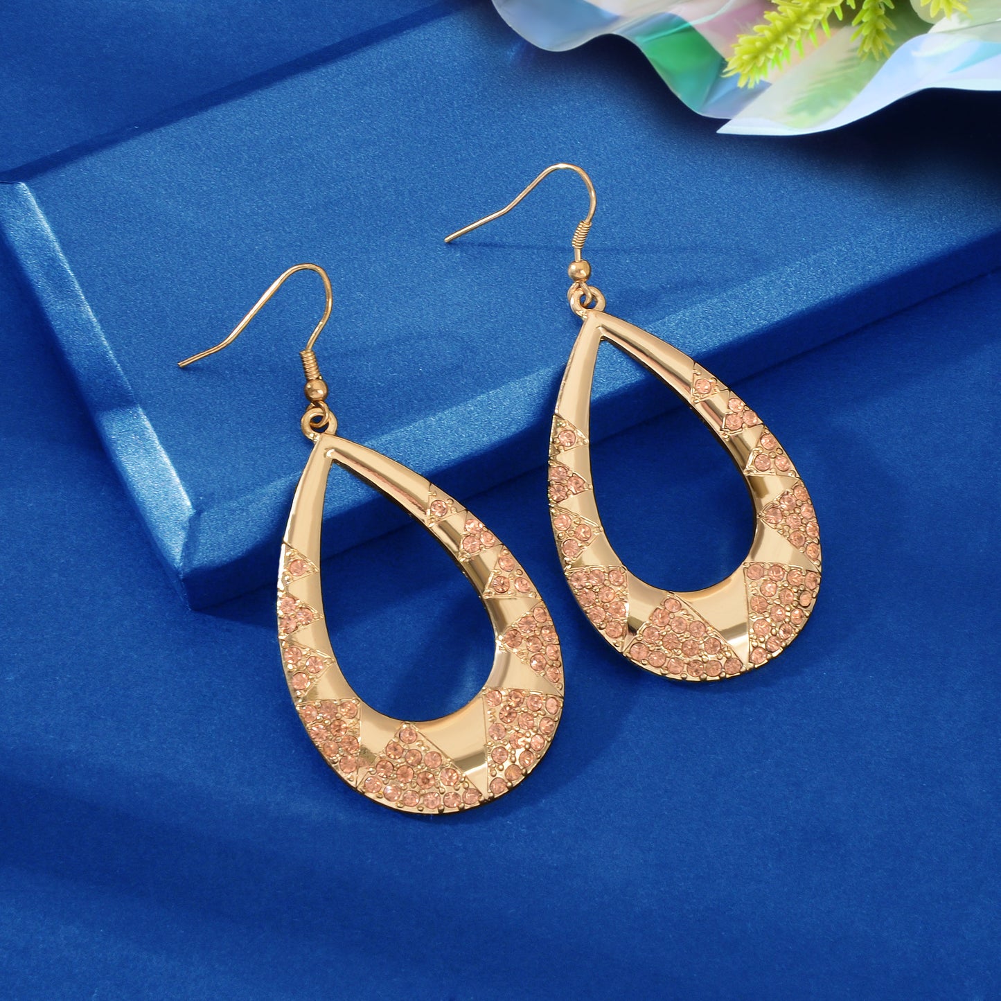 Luxurious Sparkling Pink Rhinestone Decor Golden Hollow Water Drop Earrings Party Wedding Jewelry