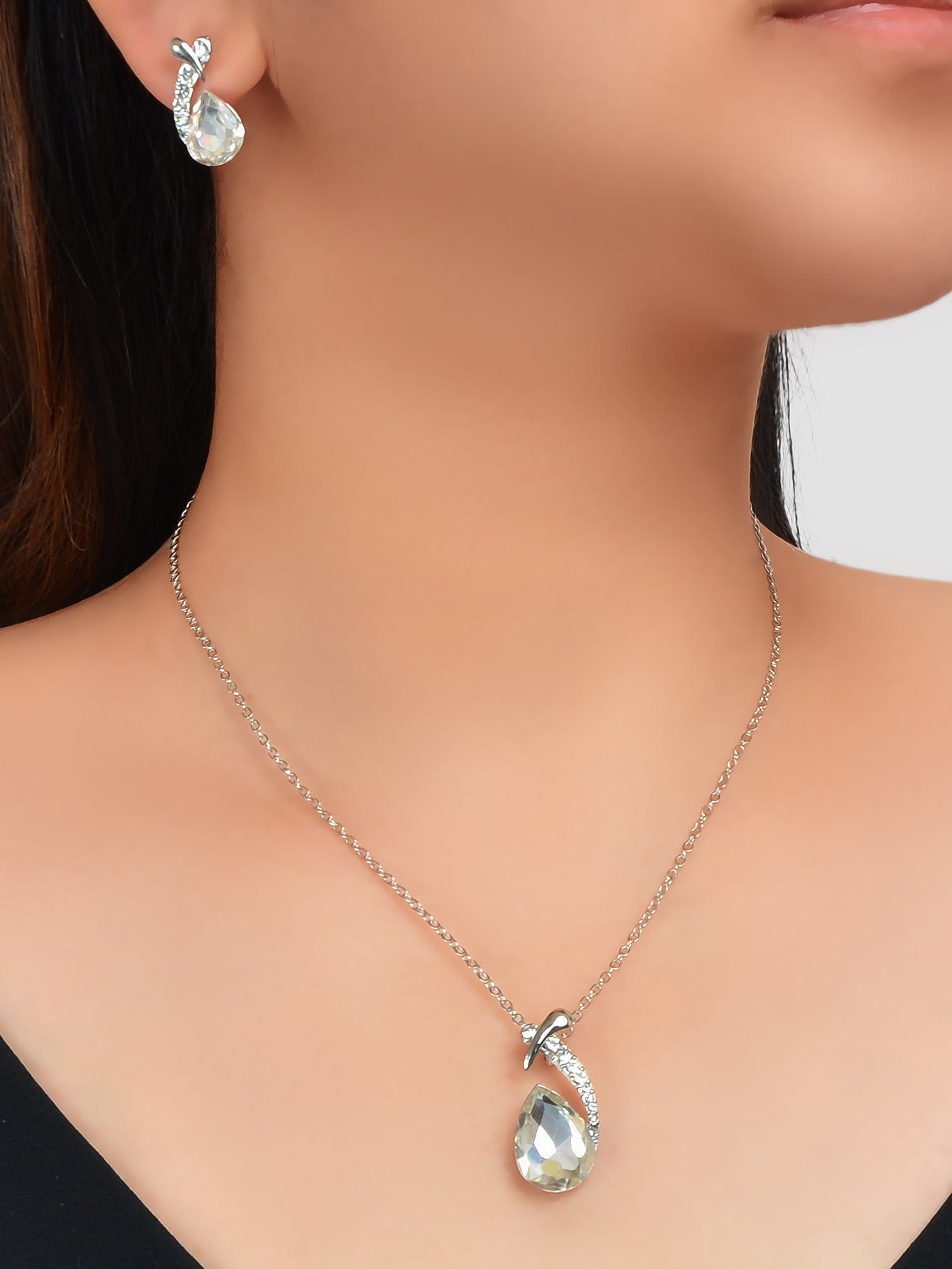 Luxurious Jewellery Set Crystal Rhinestone Water Drop Necklace and Stud Earrings