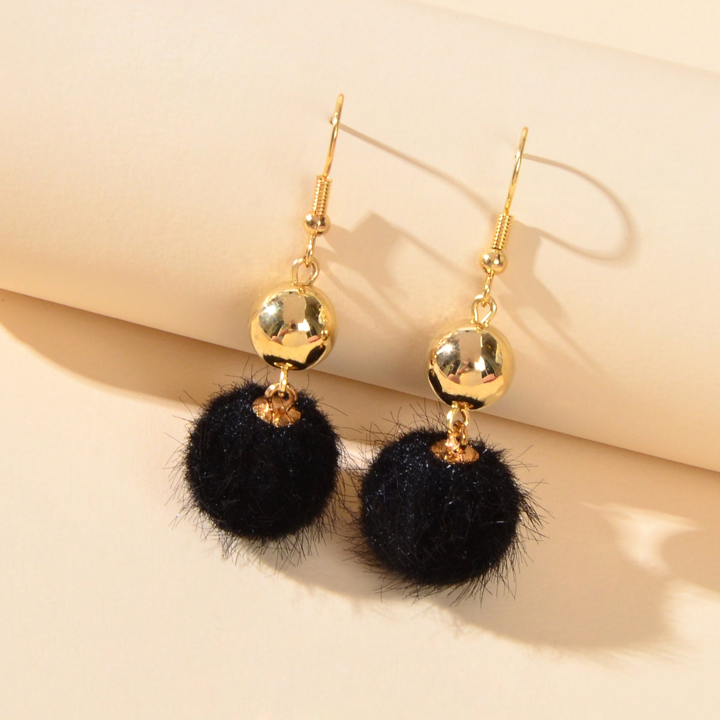 Retro Ladies Jewelry White Black Ball Dangle Earrings Party Decoration for Women