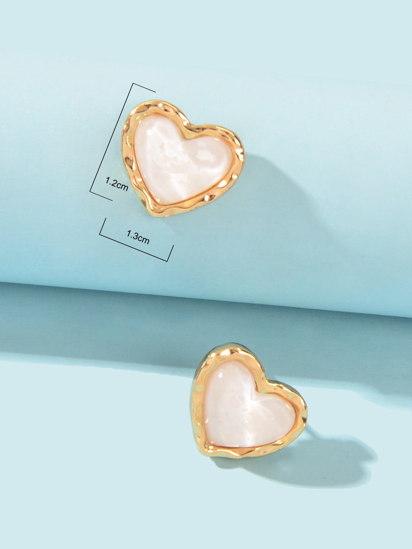 Exquisite Lightweight White Black Resin Heart Stud Earrings Valentine Jewellery
