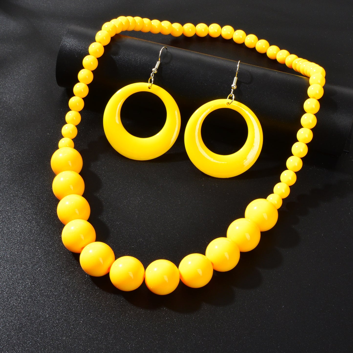 Bohemian Vacation Eye-catching Jewelry set Beads Collar Chunky Necklace and Circle Dangle Earrings Exaggerated Jewelry Set
