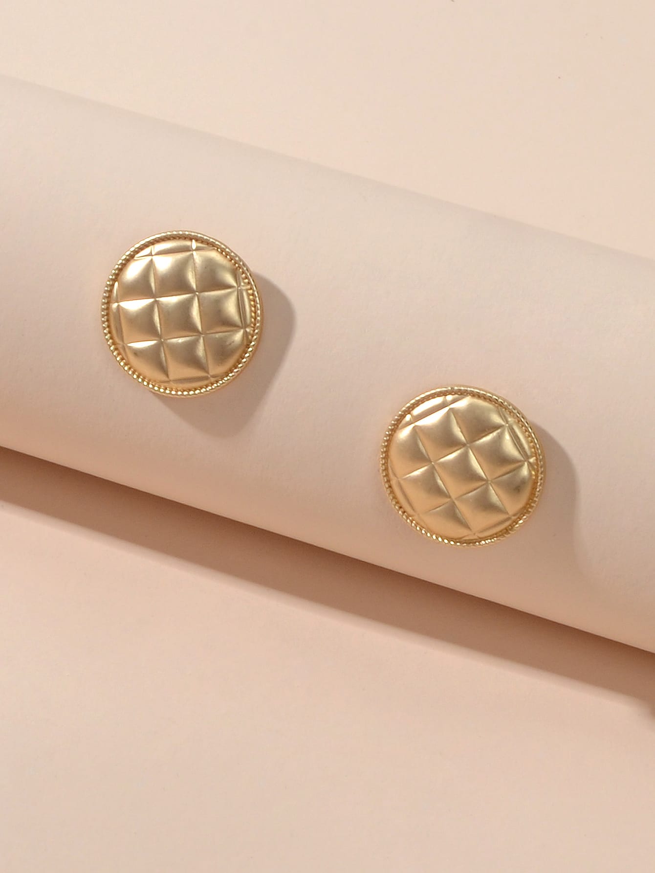 Golden Circular Pattern Carved Stud Earrings Elegant Holiday Round Ear Jewellery