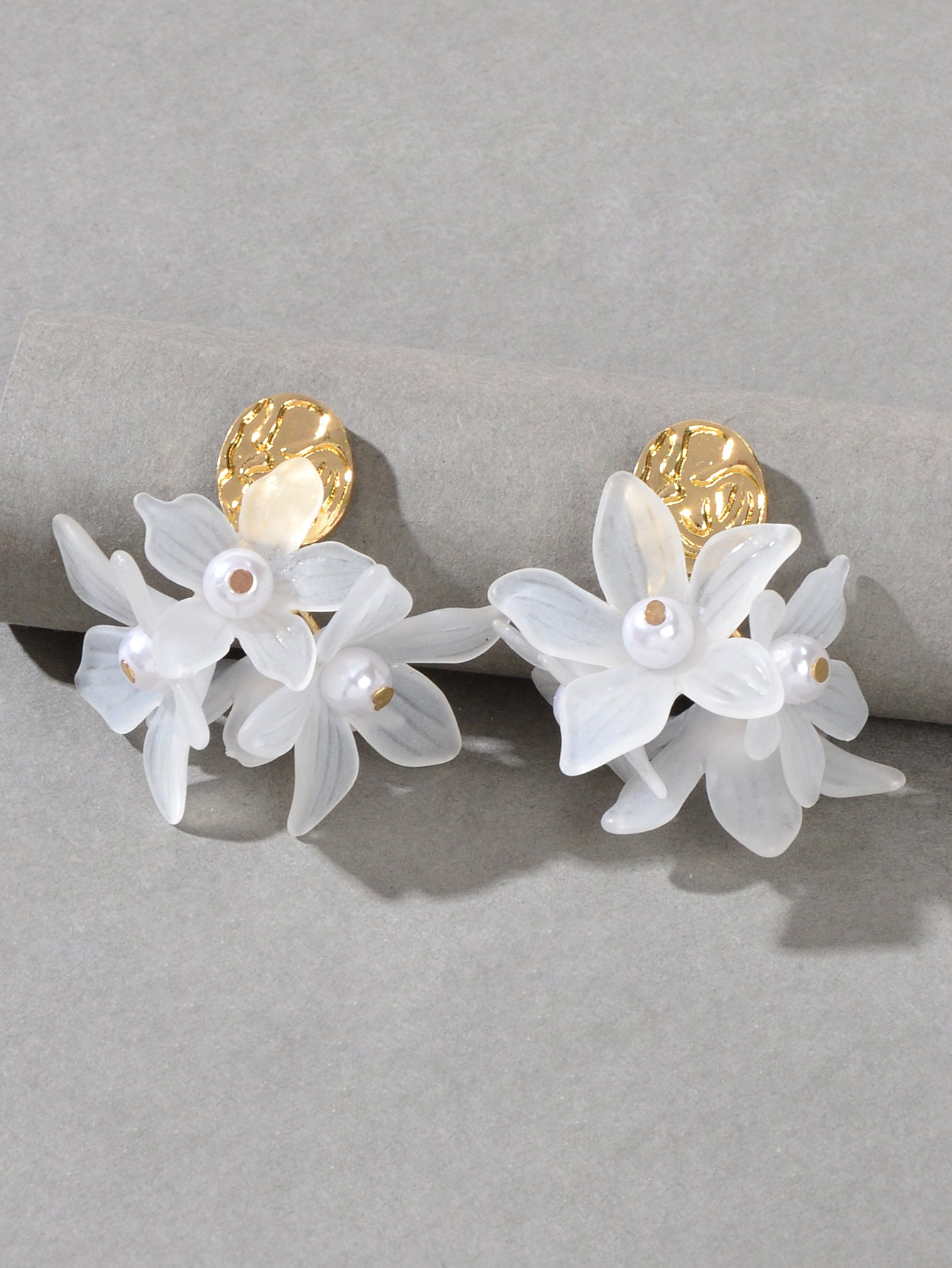 Boho Luxury White Resin Petal Drop Flower Exaggerated Floral Earrings for Women