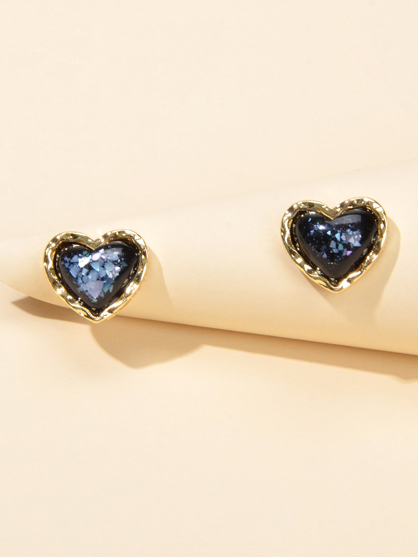 Exquisite Lightweight White Black Resin Heart Stud Earrings Valentine Jewellery