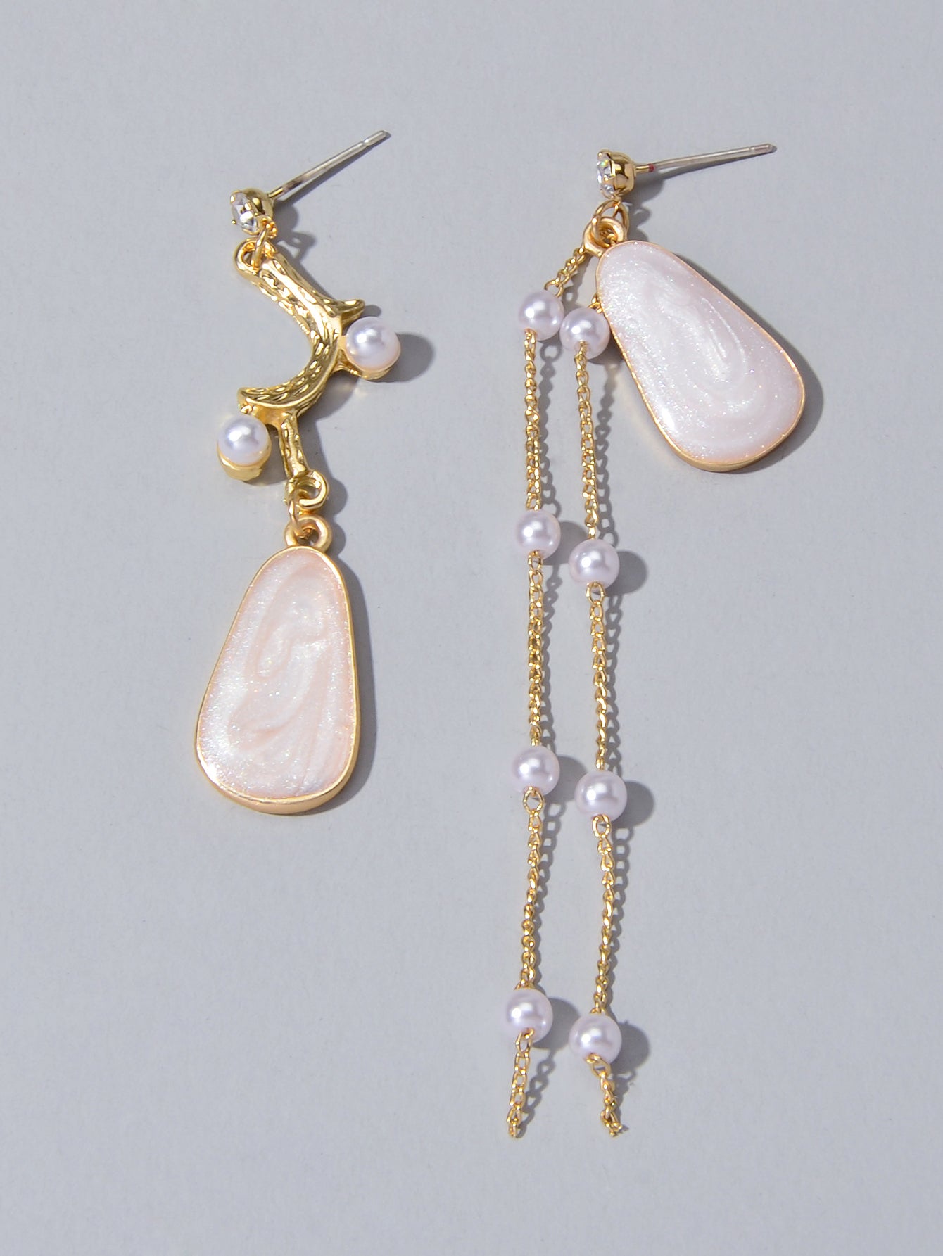 Retro Design Asymmetric Long Gold Chain Pearl Enamel Geometric Dangle Earrings