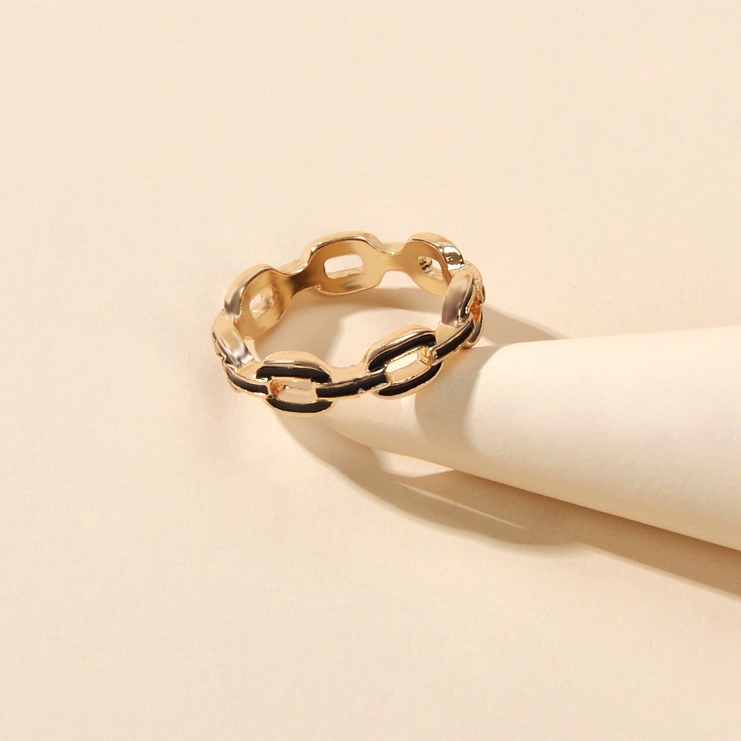 Designer Jewellery Classic Band Women Black White Enamel Lock Chain Finger Ring