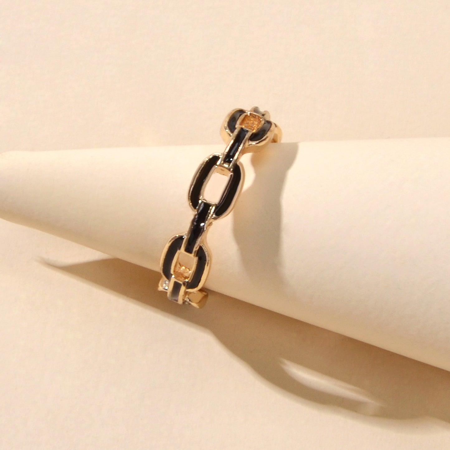 Designer Jewellery Classic Band Women Black White Enamel Lock Chain Finger Ring