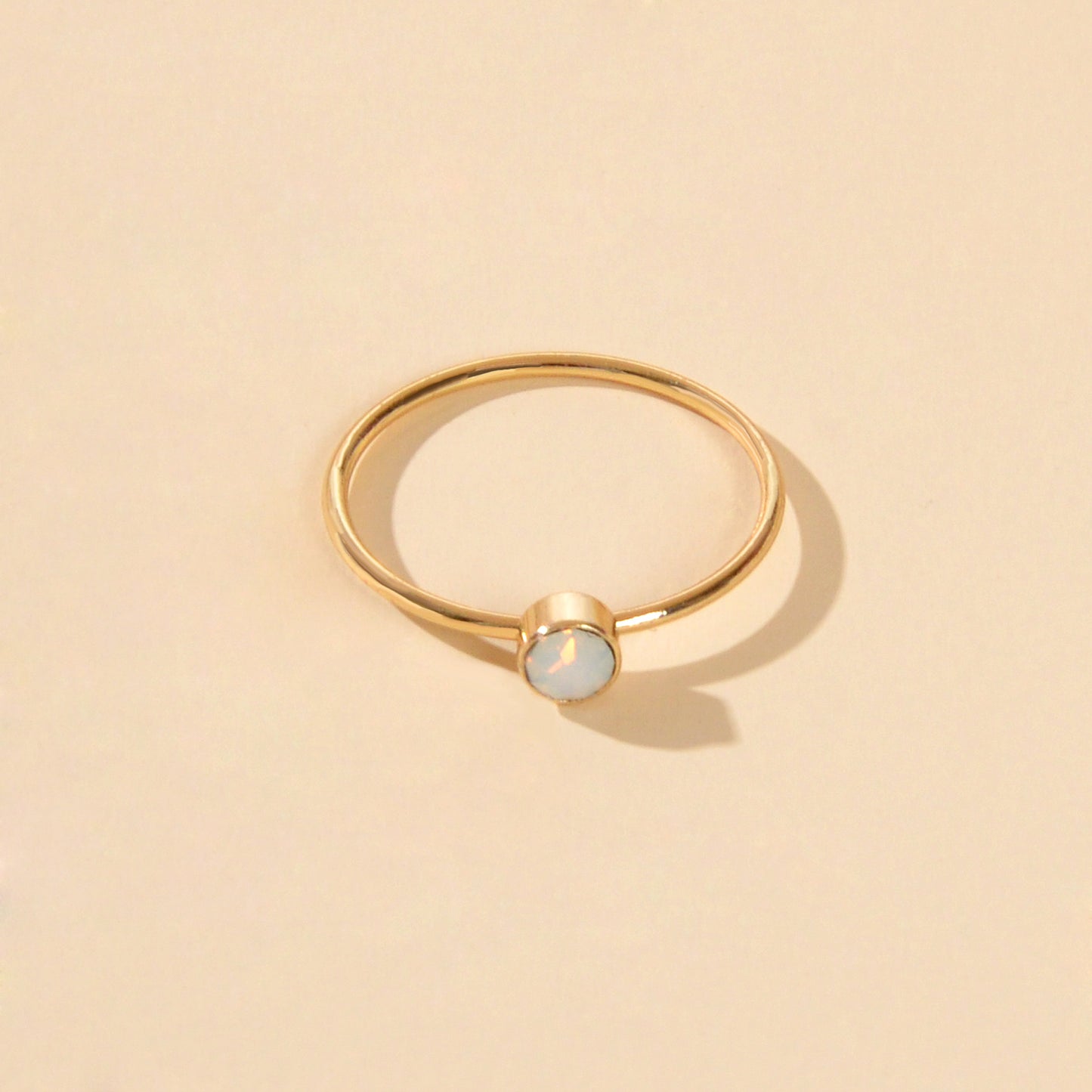Simple Geometric White Acrylic Decor Gold Finger Wedding Party Wear Ring Jewelry