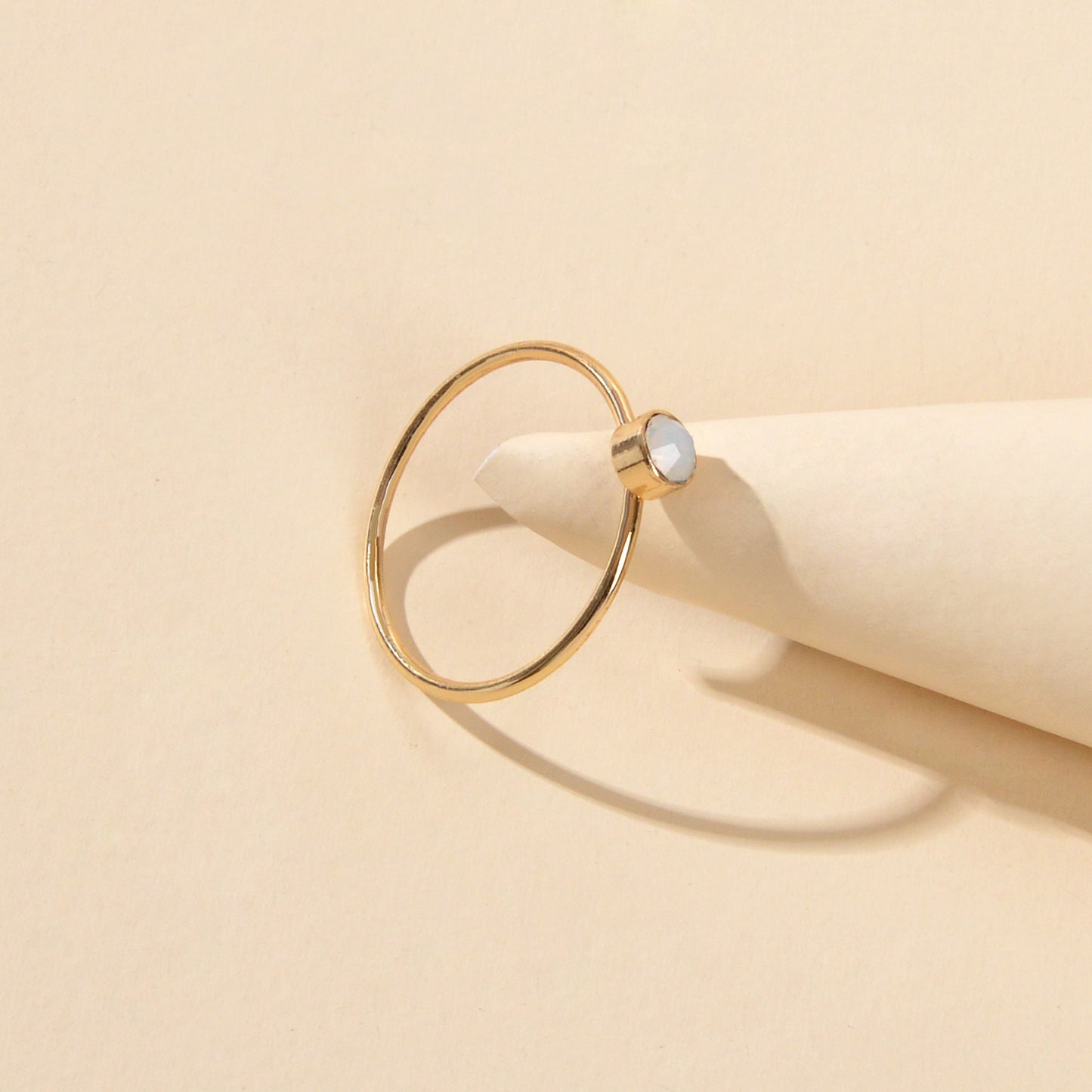 Simple Geometric White Acrylic Decor Gold Finger Wedding Party Wear Ring Jewelry