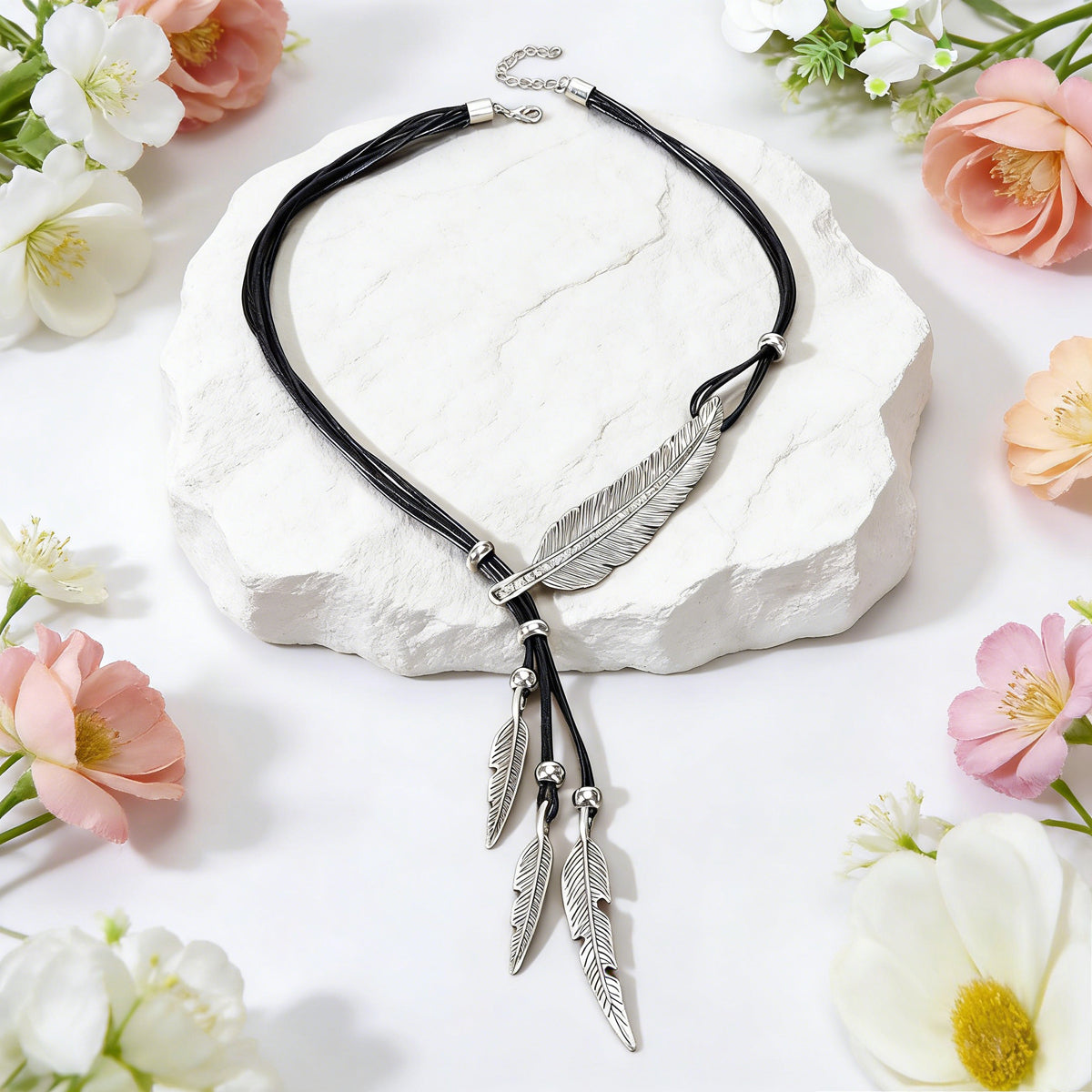 1pc Western Bohemian Black PU Rope Handmade Antique Silver gold Feather Pendant Necklace Women Holiday Jewelry