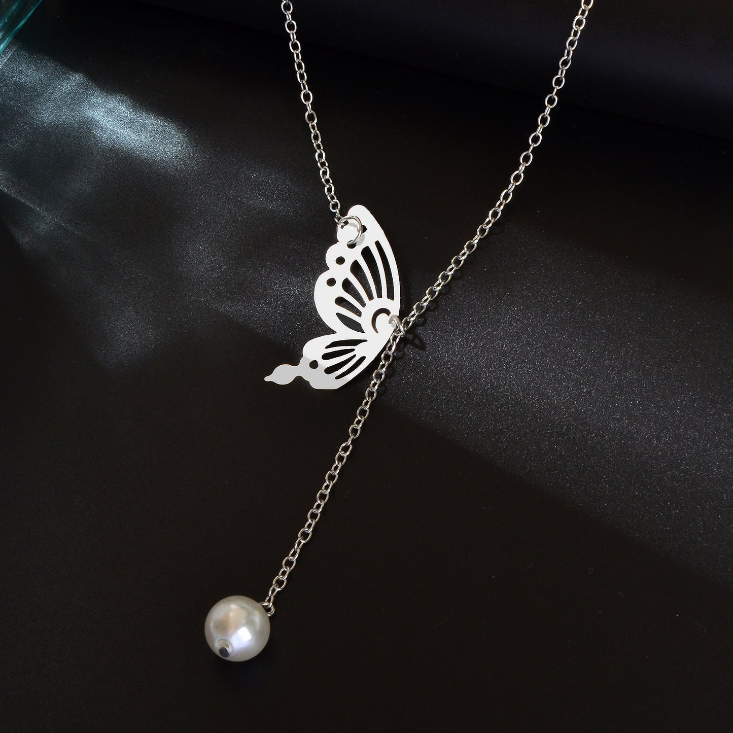 Y Style Silvery Chain Hollow Butterfly Imitation Pearl Pendant Necklace Graceful Daily Party Jewelry