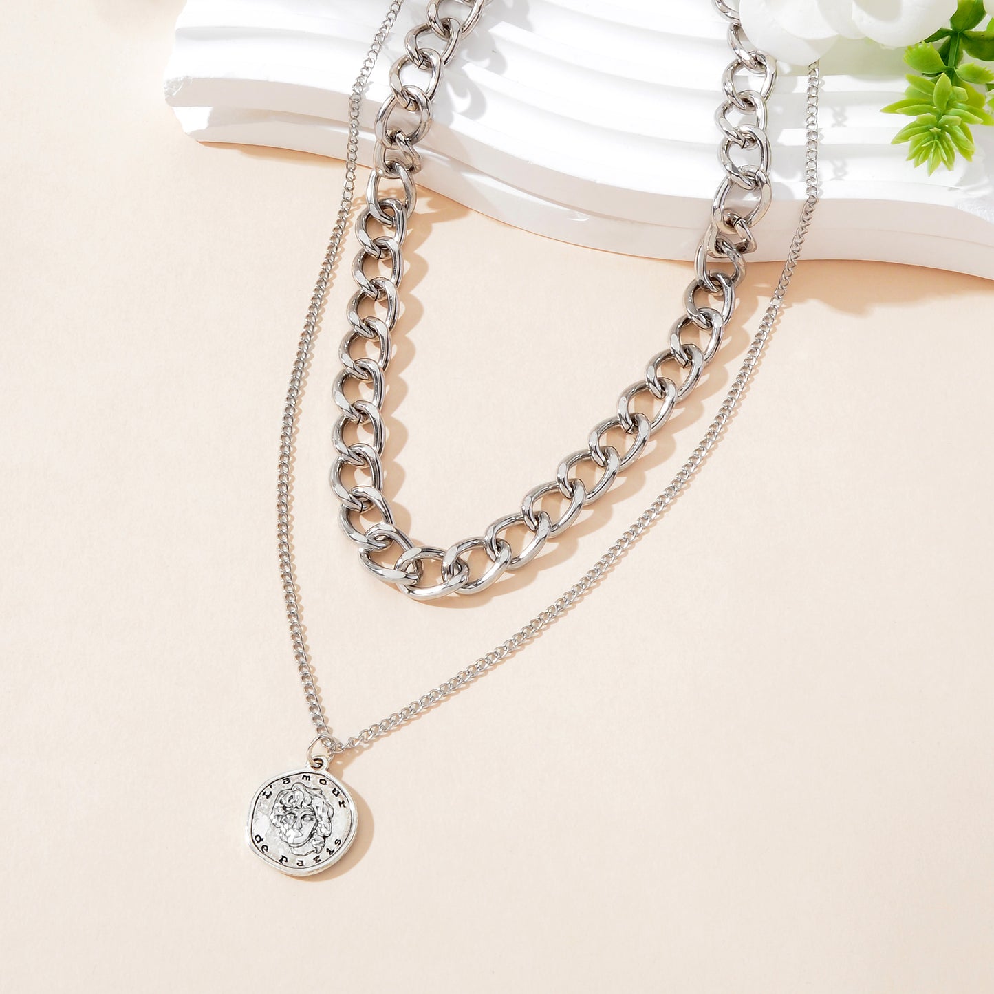 Hip Hop Double Layer Silvery Chunky Chain Round Portrait Pendant Necklace Street Statement Jewelry