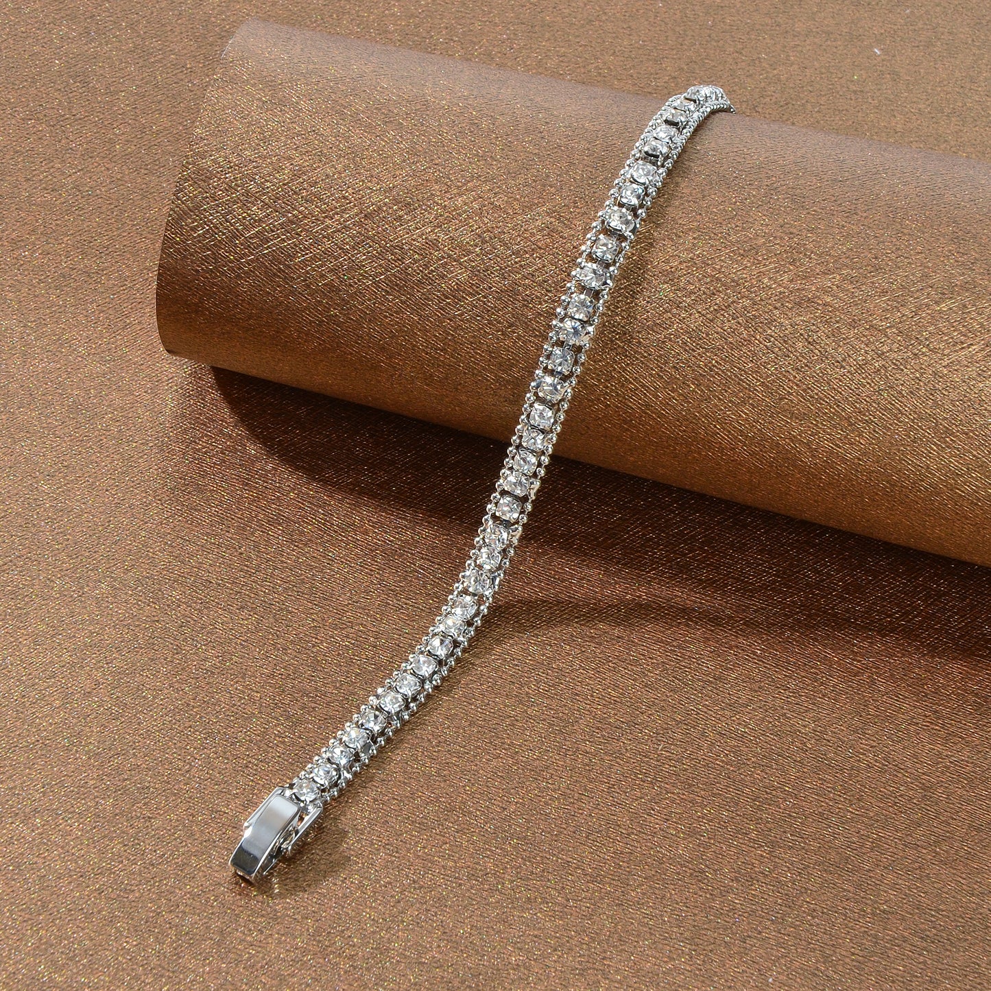 Gorgeous Anniversary Jewelry Rhinestone Decor Silvery Chain Bracelet for Women
