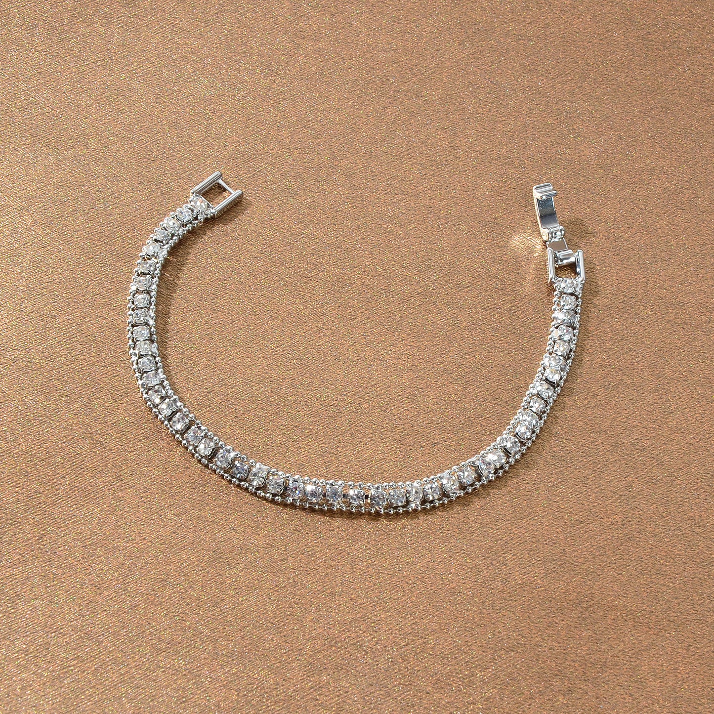 Gorgeous Anniversary Jewelry Rhinestone Decor Silvery Chain Bracelet for Women