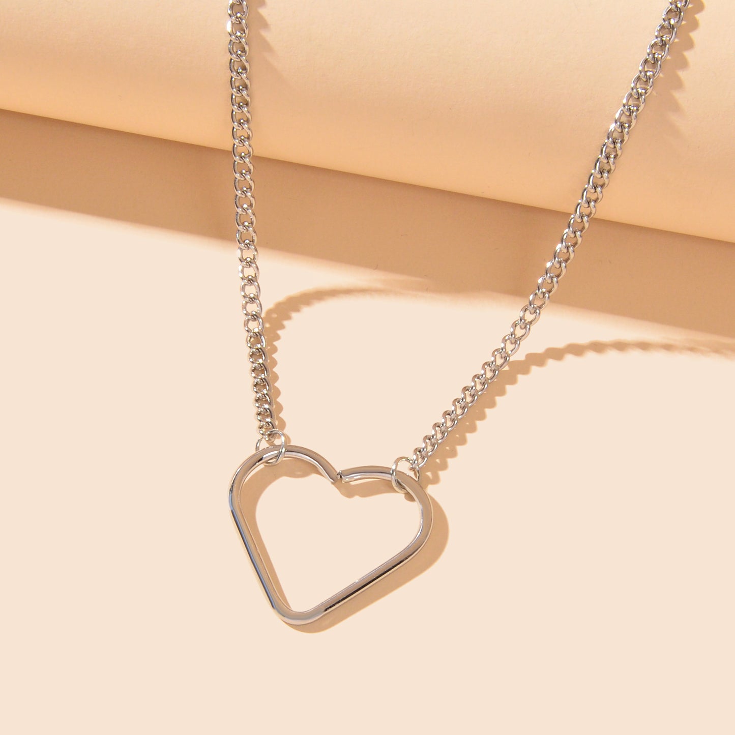 Minimalist Silvery Chain Hollow Heart Pendant Necklace Daily Dating Festival Gift Jewelry