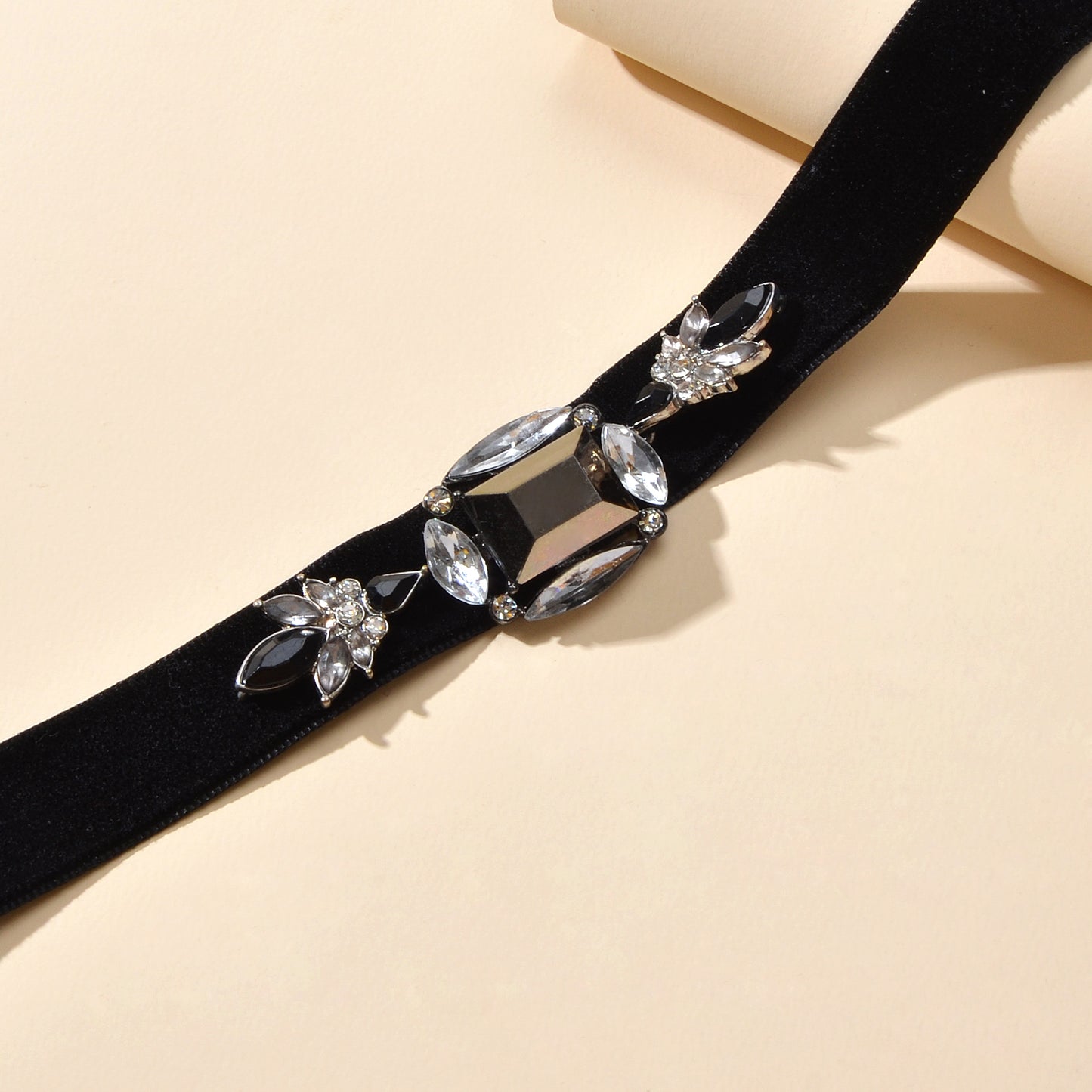 Retro Jewellery 90s Rhinestone Black Velvet Short Tattoo Choker Grunge Necklace