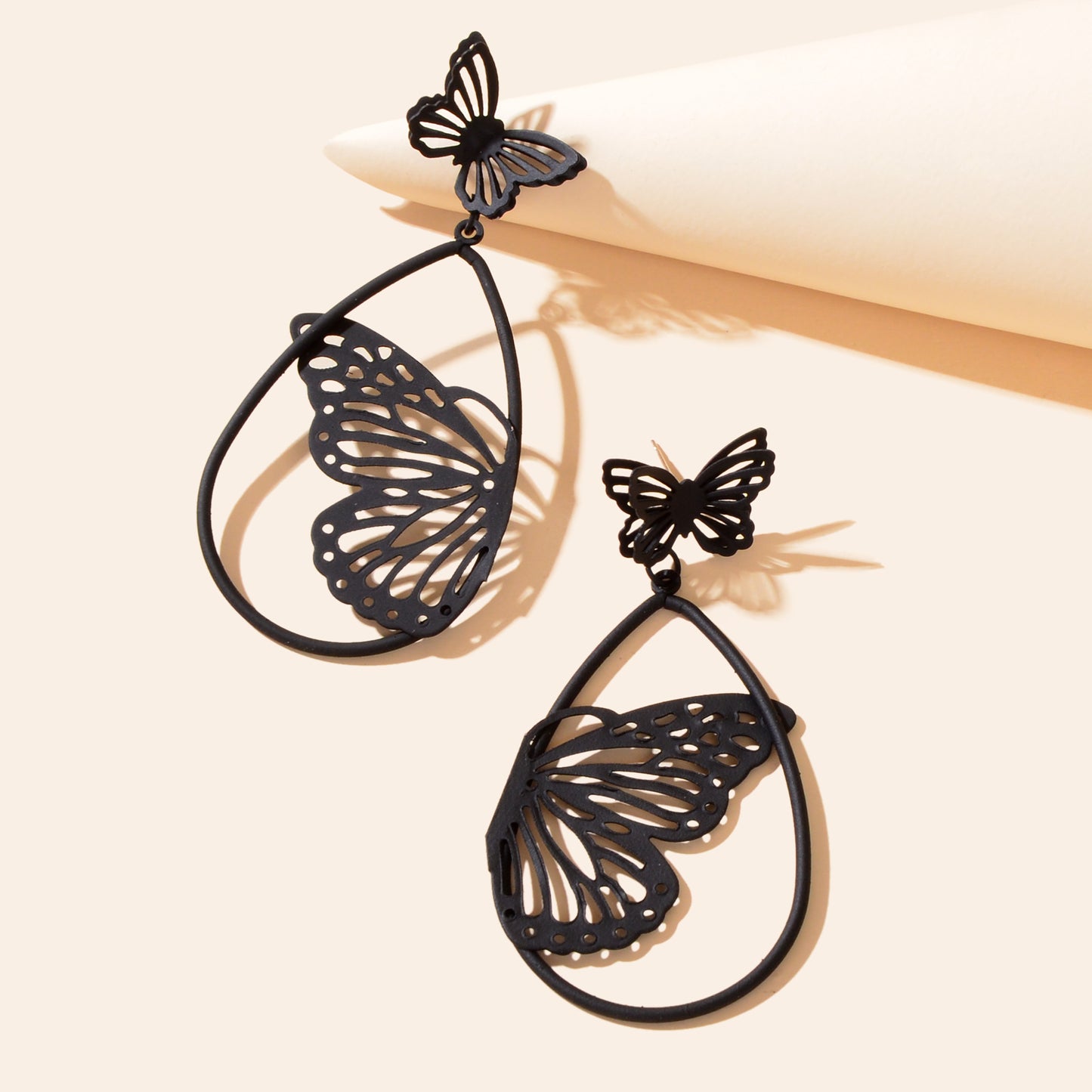 New Retro Black Hollow Butterfly Water Drop Earrings Party Decoration for Women