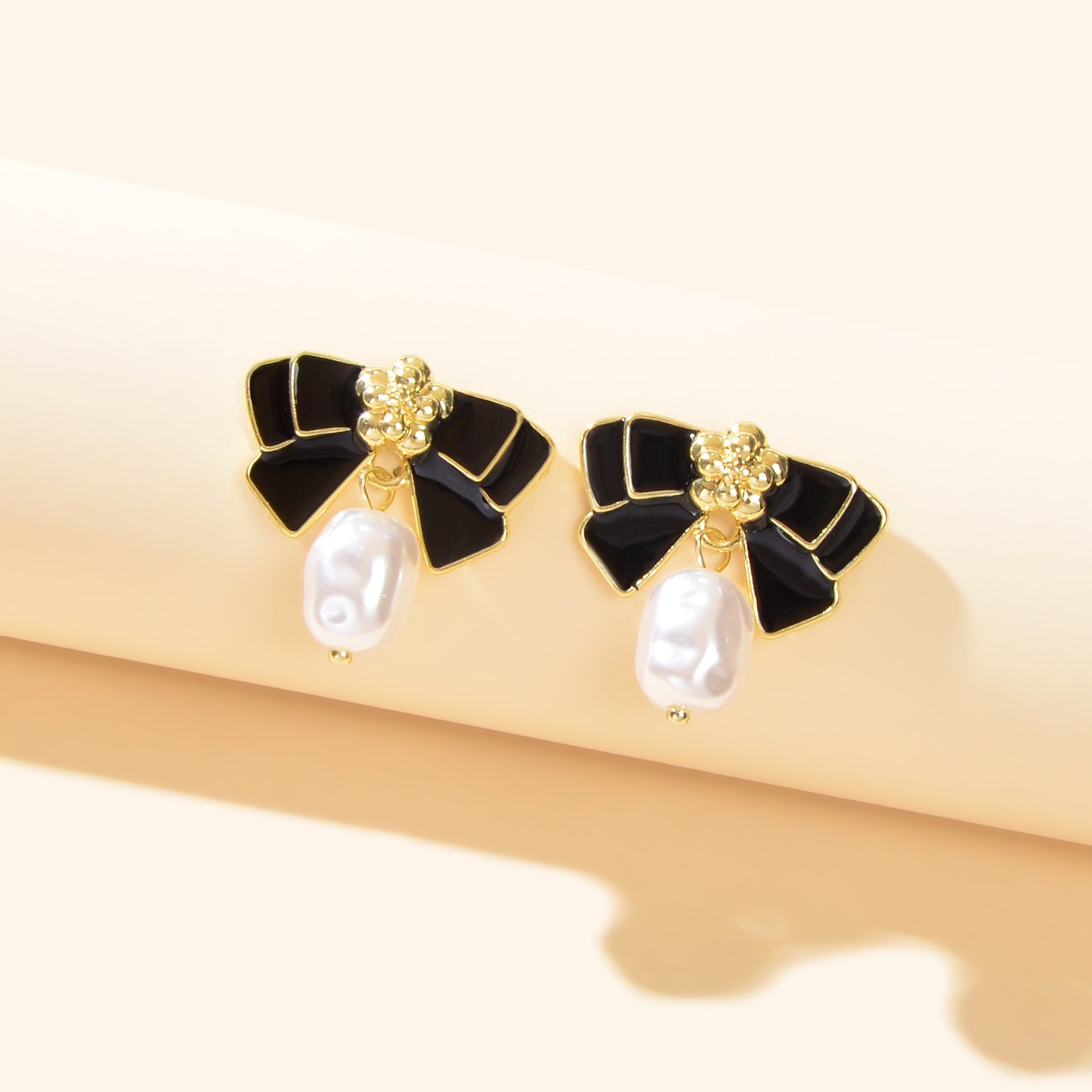 Retro Jewellery Pearl Charm White Black Enamel Bow Tie Hypoallergenic Earrings