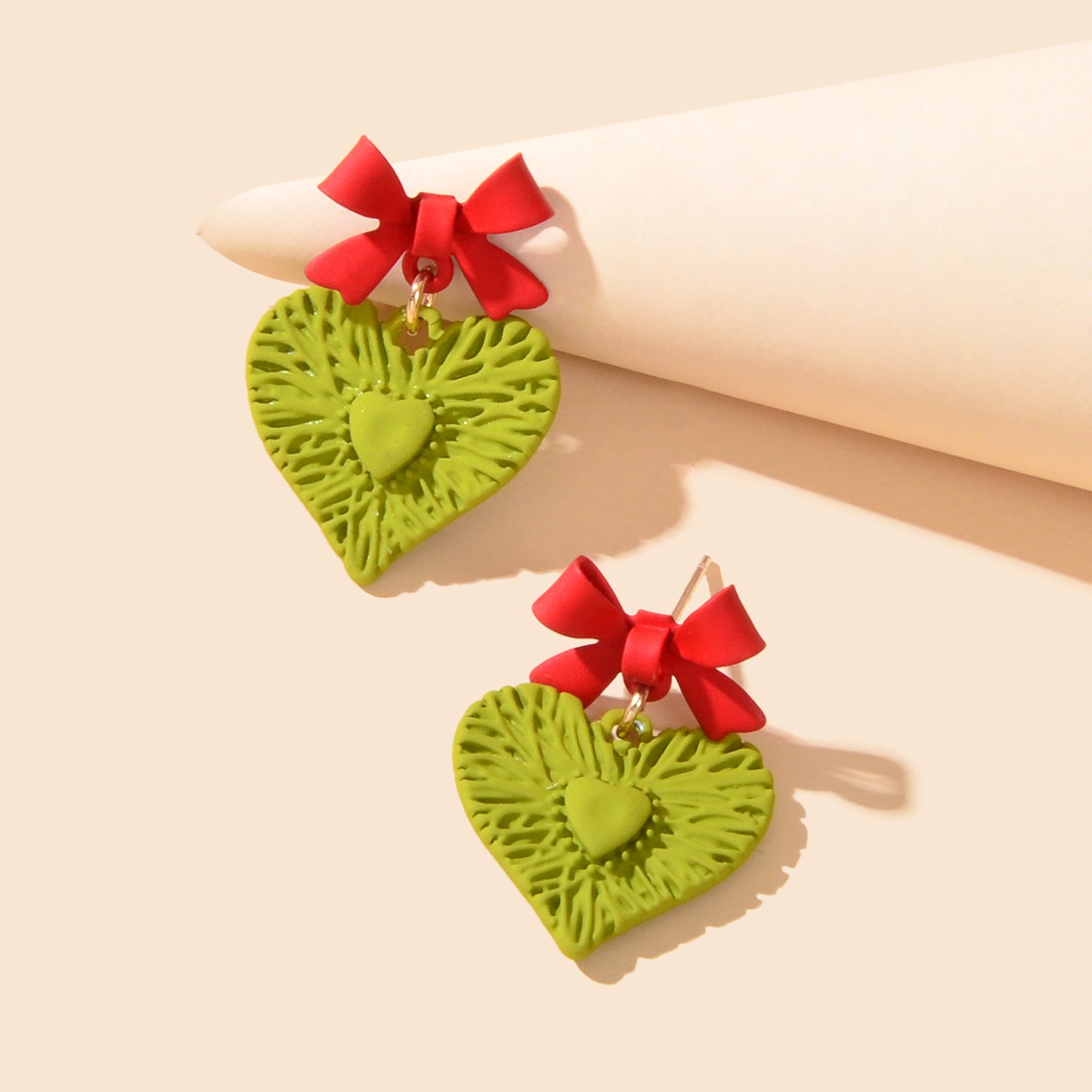 Fresh Sweet Red Bow Green Hollow Carved Heart Earrings Party Dating Jewelry Birthday Gift