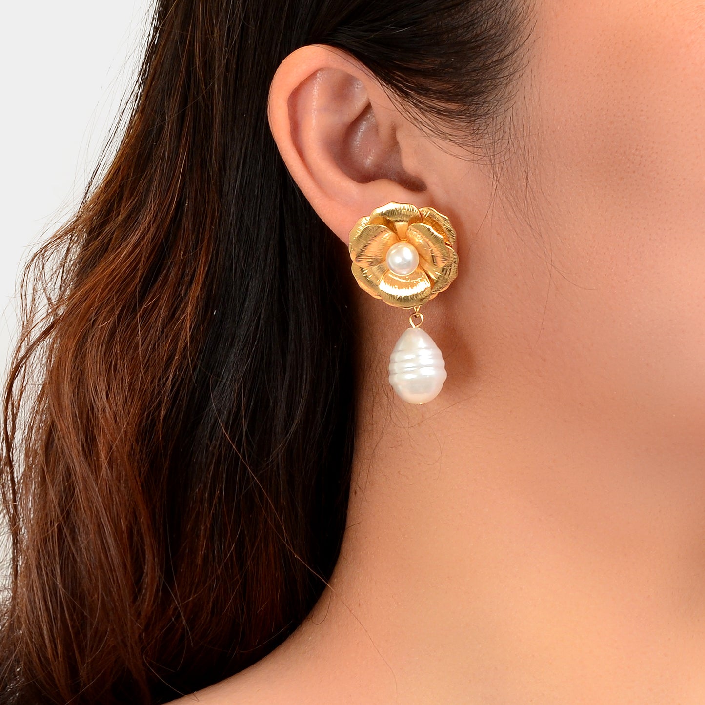 Vintage Luxury Golden Flower Imitation Pearl Waterdrop Pendant Earrings Party Wedding Jewelry