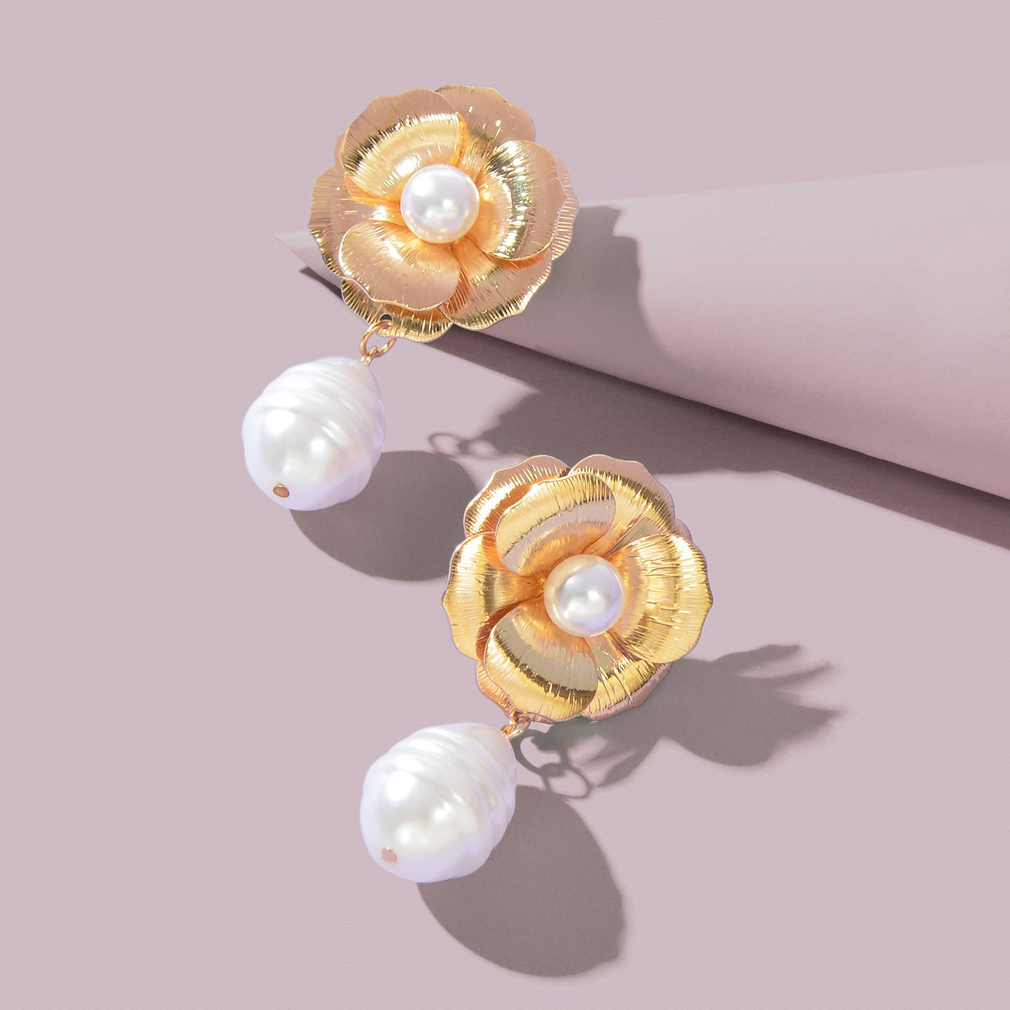 Vintage Luxury Golden Flower Imitation Pearl Waterdrop Pendant Earrings Party Wedding Jewelry