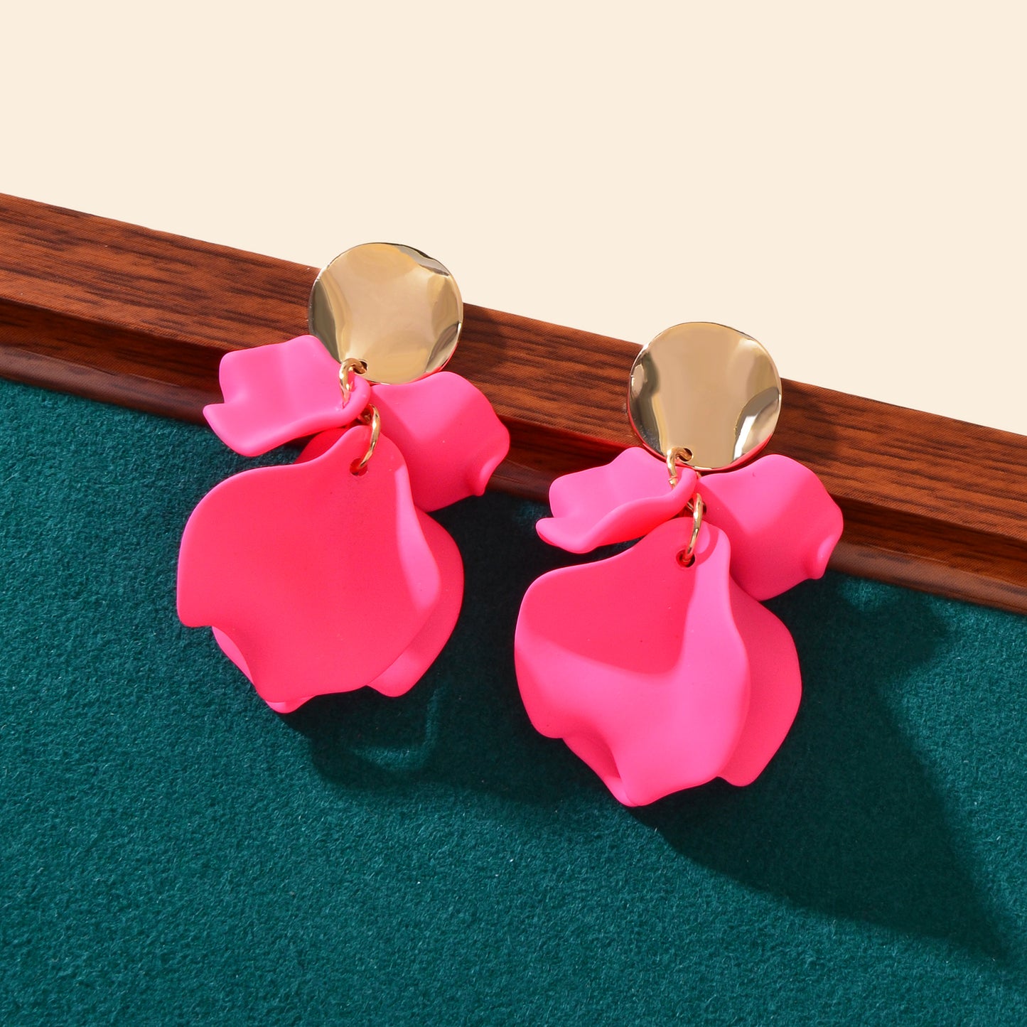 Romantic Gold Disc Decor Hot Pink Flower Petal Stud Earrings Women Jewelry Gift