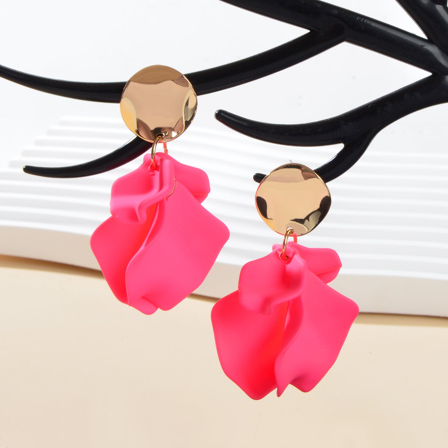 Romantic Gold Disc Decor Hot Pink Flower Petal Stud Earrings Women Jewelry Gift