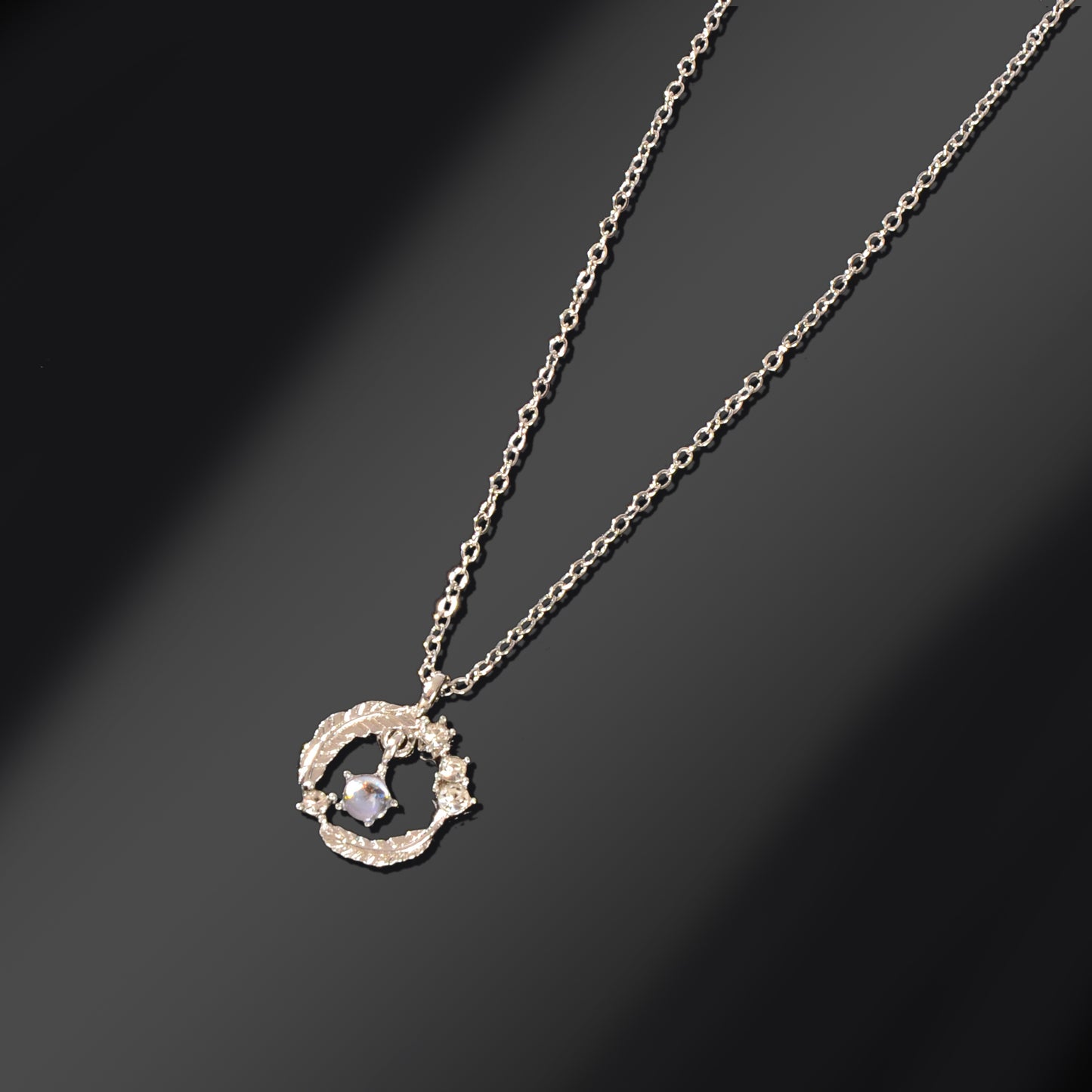 Festival Jewelry Gift Silvery Chain Rhinestone Decor Circle Pendant Necklace for Women