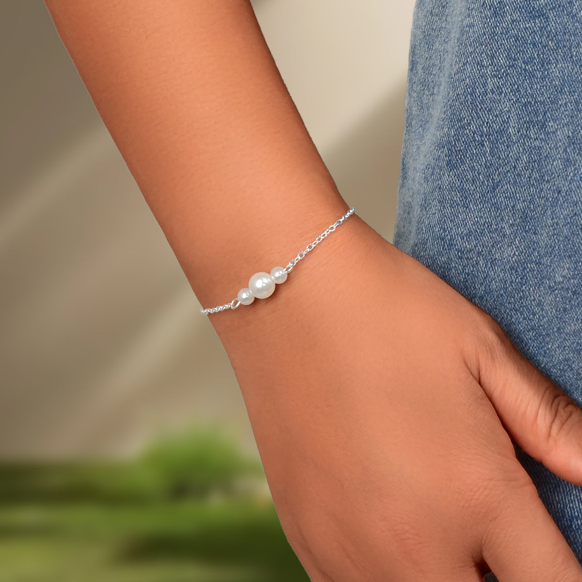 Pearl Adorned Minimalist Chain Bracelet - Elegant Simplicity for Every Occasion