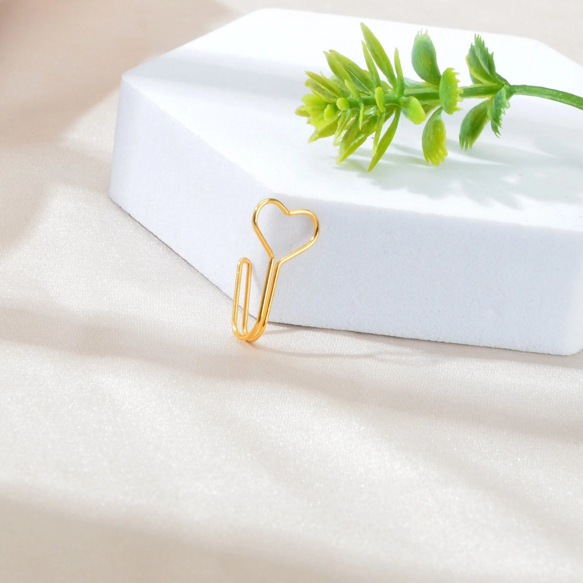 1pc Faux Lip Ear Nose Gold Metal Heart Shape Non Piercing Clip On Nose Hoop Ring
