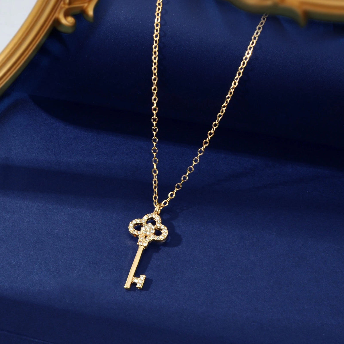 AU Local Rhinestone Flower Key Charm Necklace Stunning Simulated Diamond Jewelry