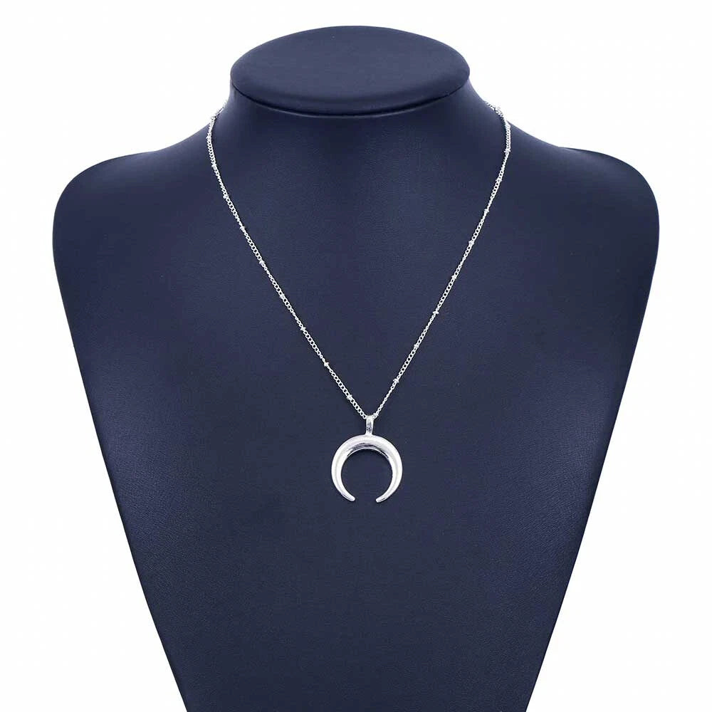 Trendy Horn Pendant Necklace Woman Teens Half Moon Crescent Charm Accessories