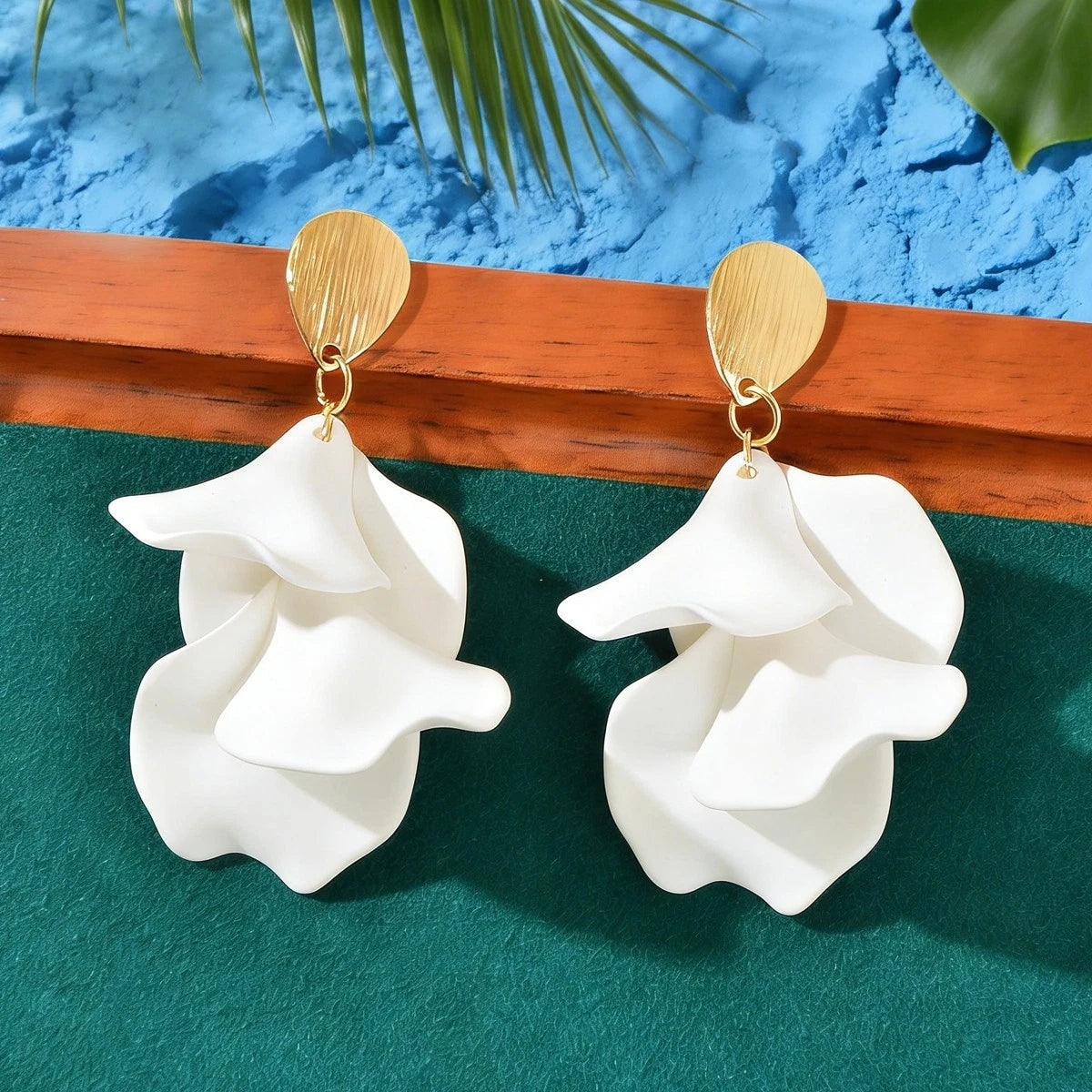 Boho White Petal Flower Dangle Earrings Summer Beach Wedding Vacation Jewellery