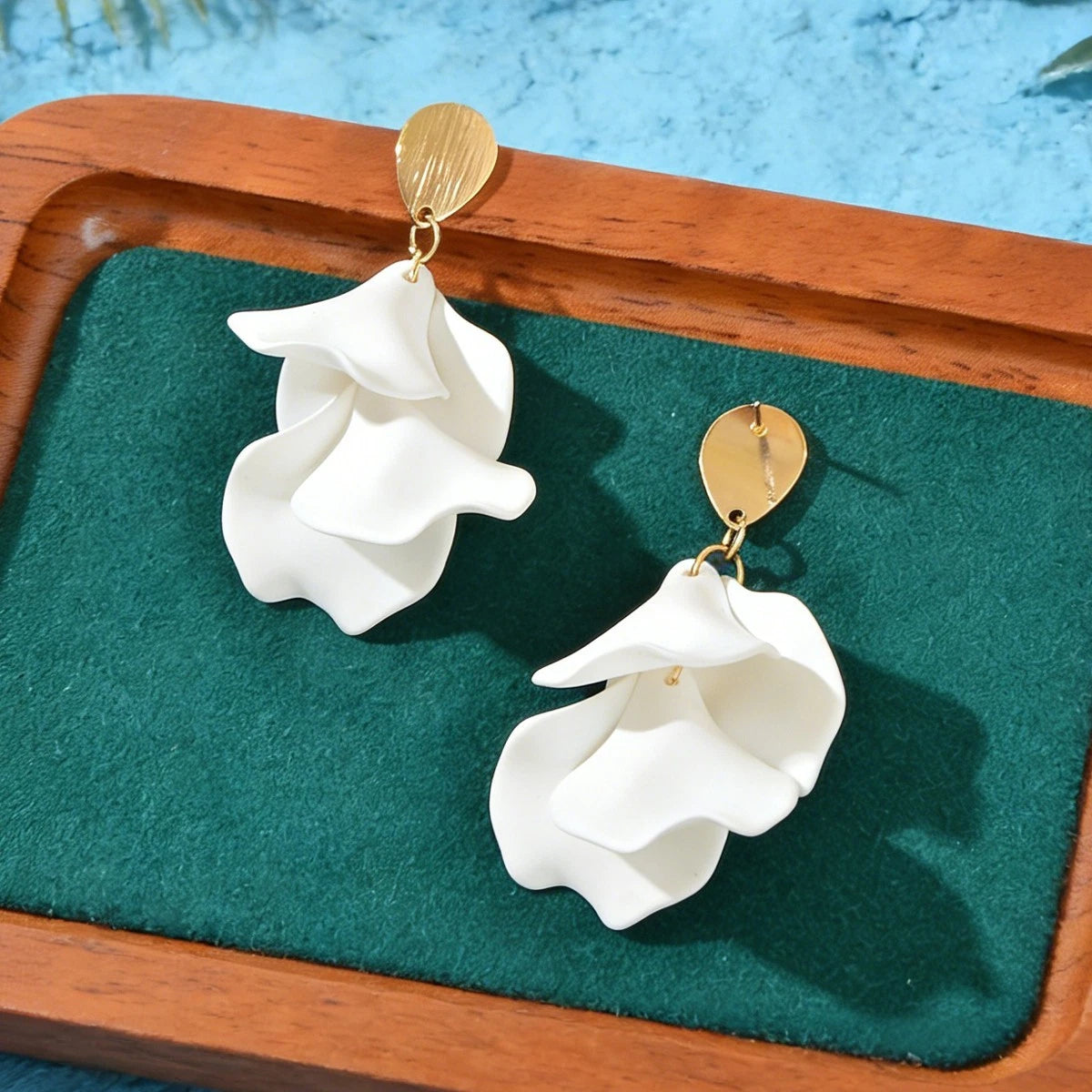 Boho White Petal Flower Dangle Earrings Summer Beach Wedding Vacation Jewellery