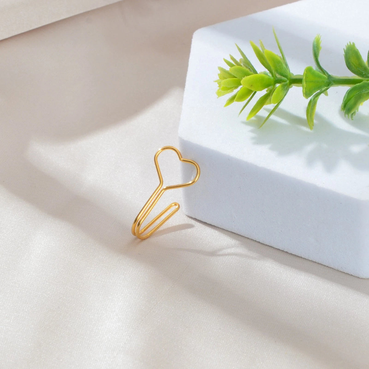 1pc Faux Lip Ear Nose Gold Metal Heart Shape Non Piercing Clip On Nose Hoop Ring