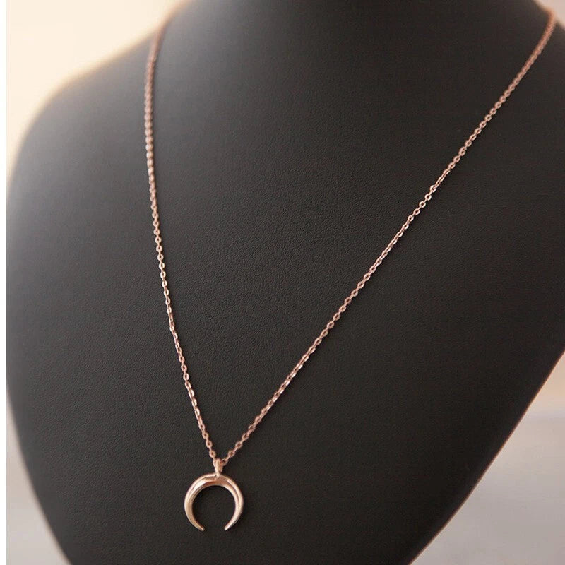 Trendy Horn Pendant Necklace Woman Teens Half Moon Crescent Charm Accessories