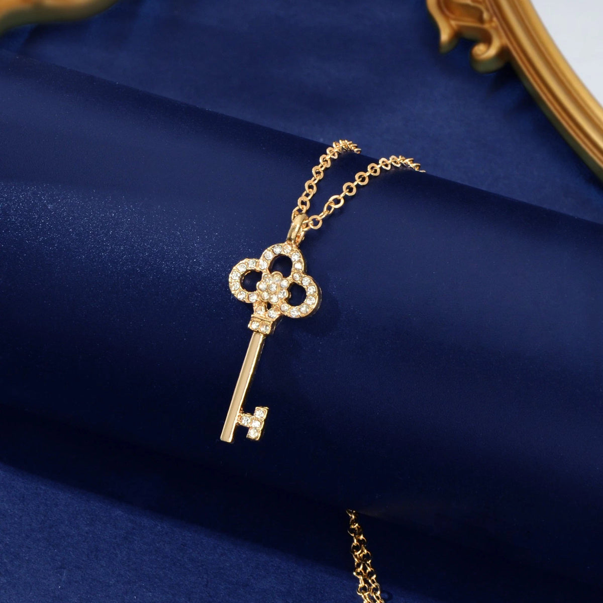 AU Local Rhinestone Flower Key Charm Necklace Stunning Simulated Diamond Jewelry