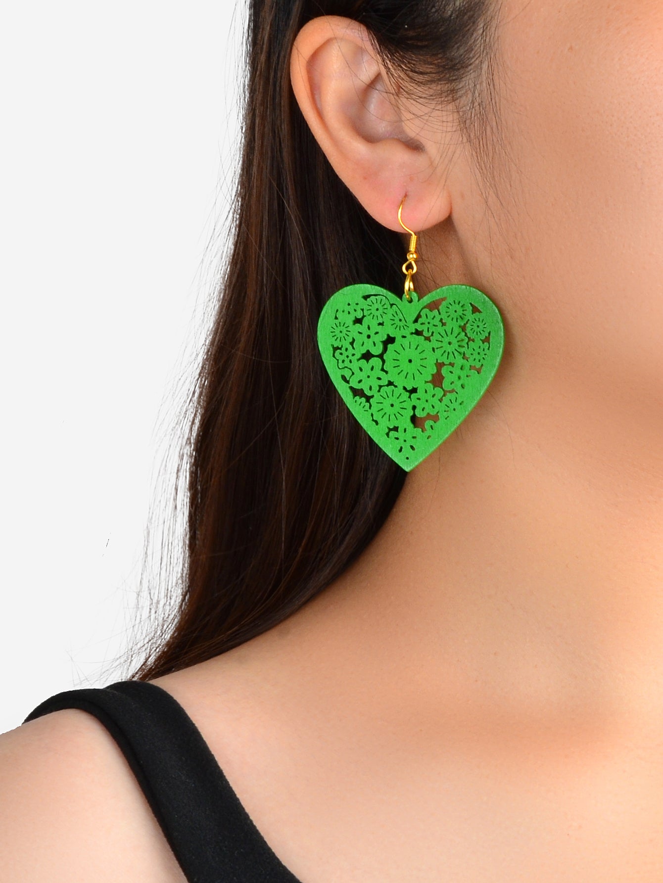Nice Collection Colorful Wood Flower Pattern Hollow Heart Dangle Ladies Earrings