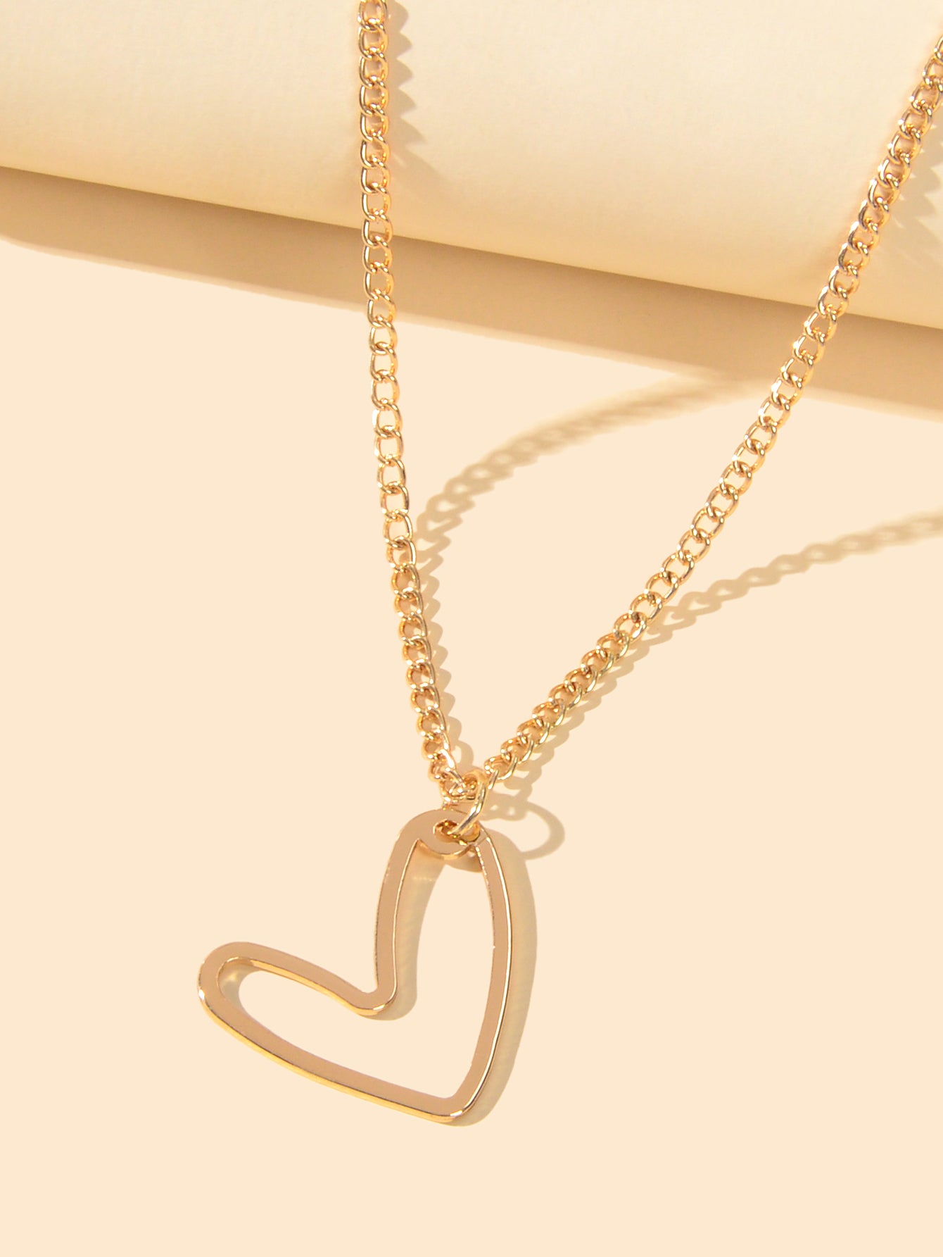 Nice Trendy Collection Gold Chain Heart Pendant Necklace Minimalist Accessories
