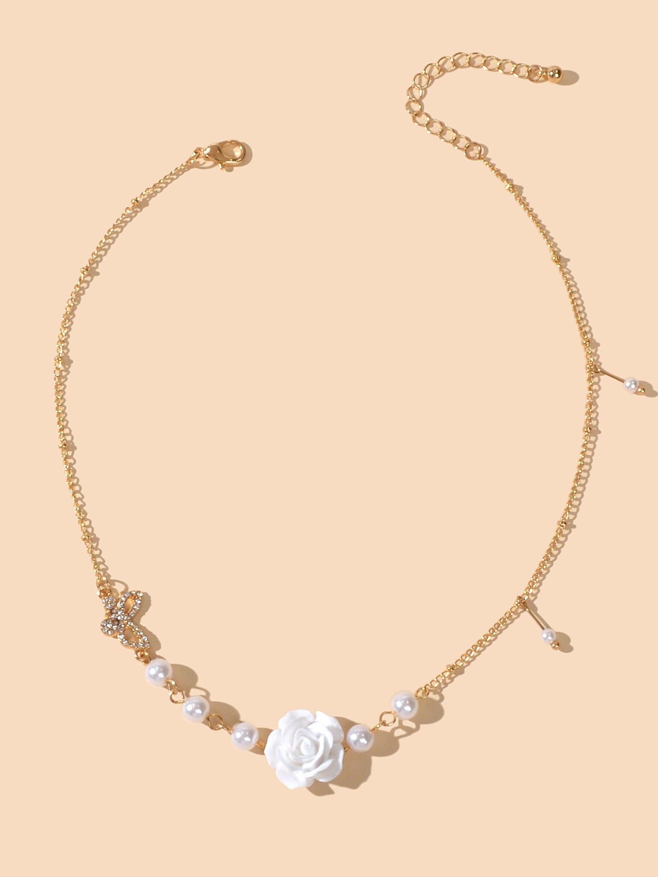 Luxurious Gold Chain Rhinestone Pearl Butterfly White Flower Collar Necklace