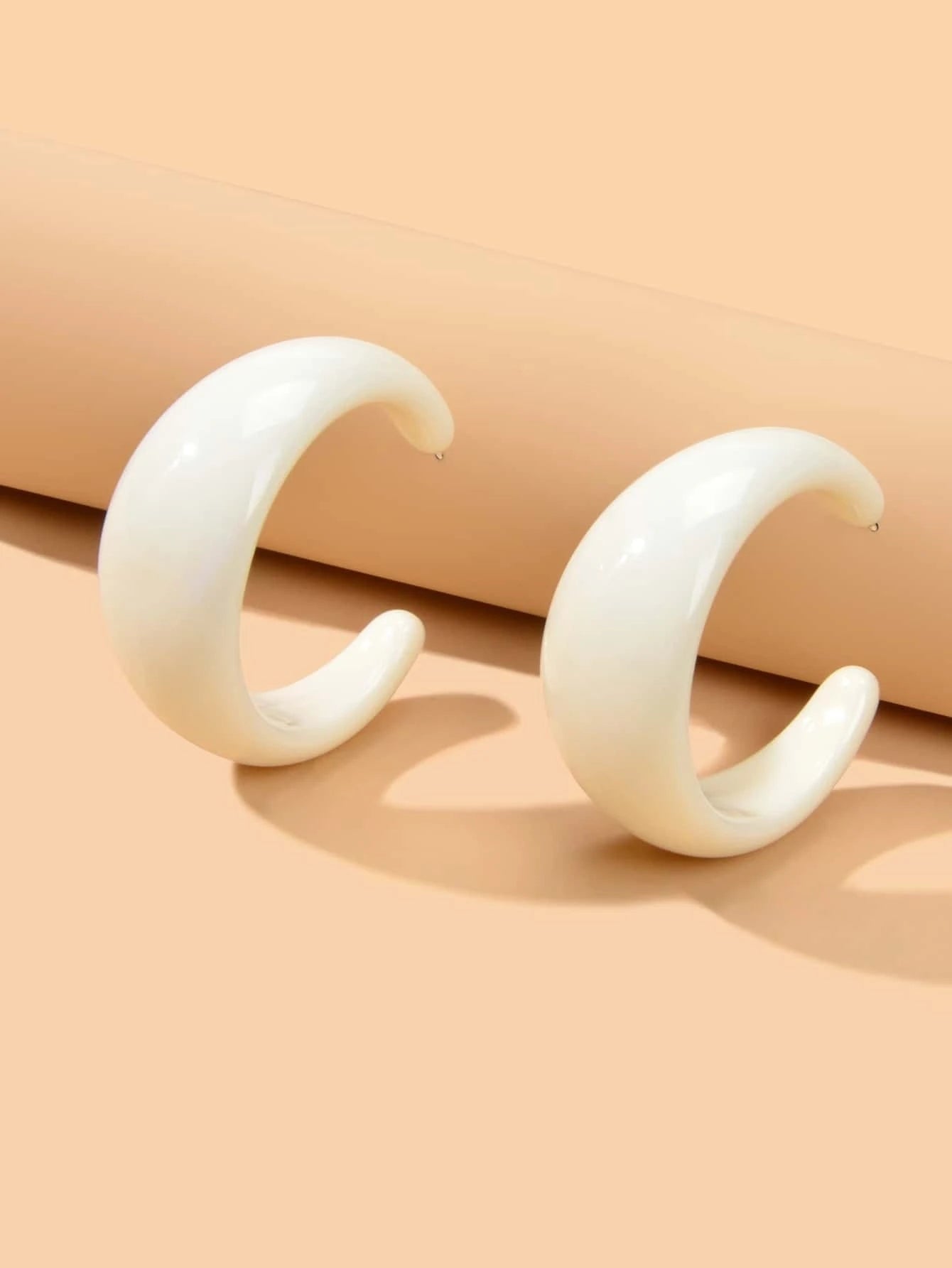 Fashion Round Yellow White Resin Hoop Earrings Circle C Shape Acrylic Cuff Stud