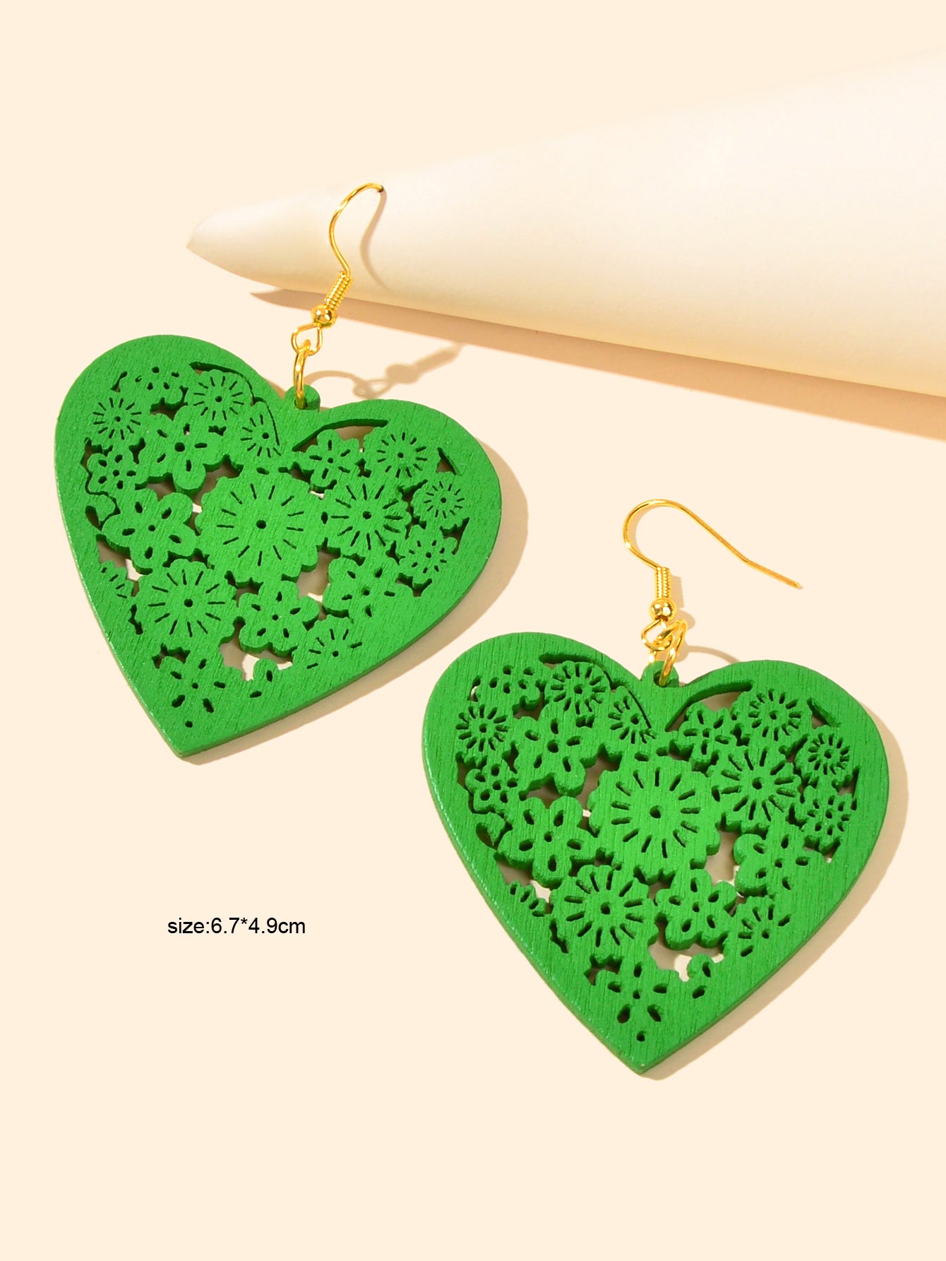 Nice Collection Colorful Wood Flower Pattern Hollow Heart Dangle Ladies Earrings